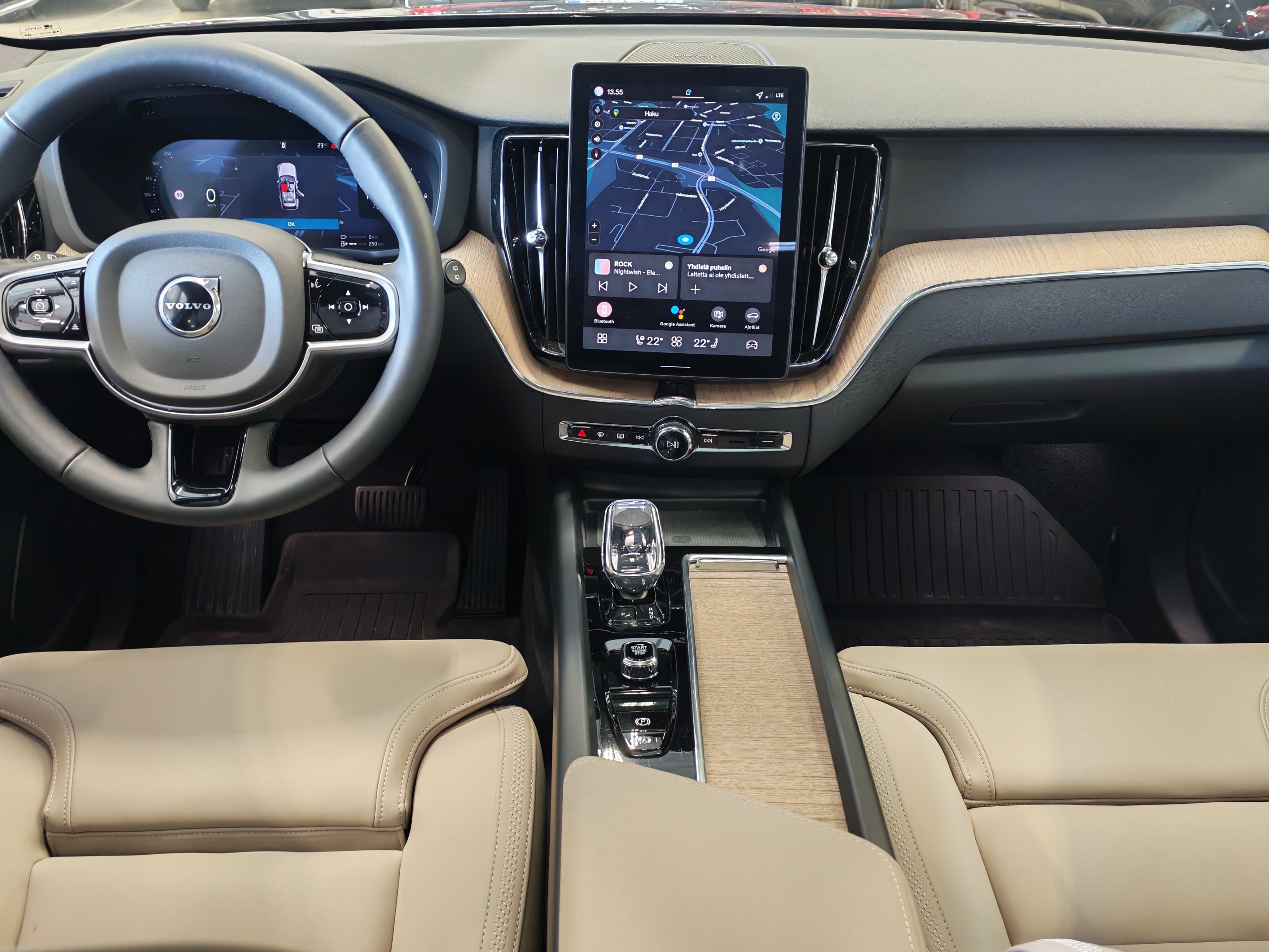 Volvo XC60 T6 AWD LONG RANGE PLUS DARK TAKUU 24KK/40TKM