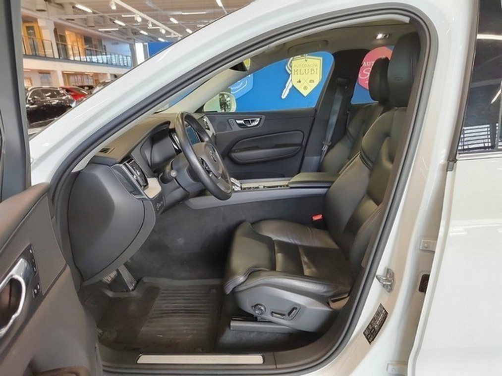 Volvo XC60 T8 TWE AWD INSCRIPTION. TAKUU 24KK/40TKM.