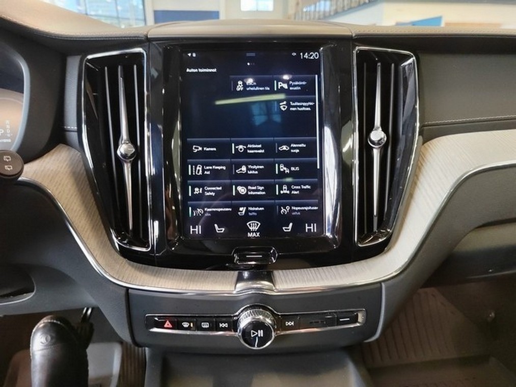 Volvo XC60 T8 TWE AWD INSCRIPTION. TAKUU 24KK/40TKM.
