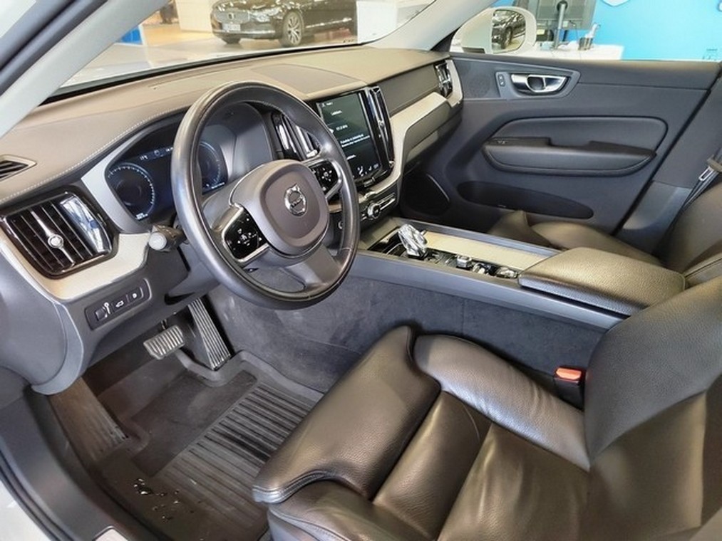 Volvo XC60 T8 TWE AWD INSCRIPTION. TAKUU 24KK/40TKM.