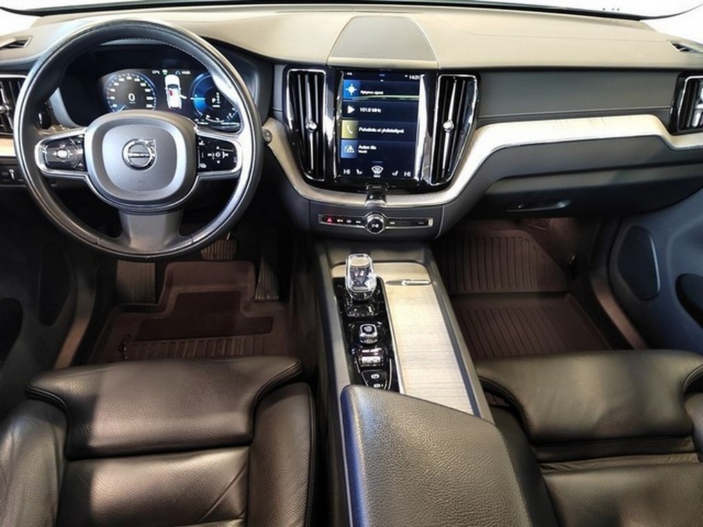 Volvo XC60 T8 TWE AWD INSCRIPTION. TAKUU 24KK/40TKM.