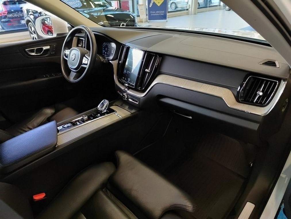 Volvo XC60 T8 TWE AWD INSCRIPTION. TAKUU 24KK/40TKM.