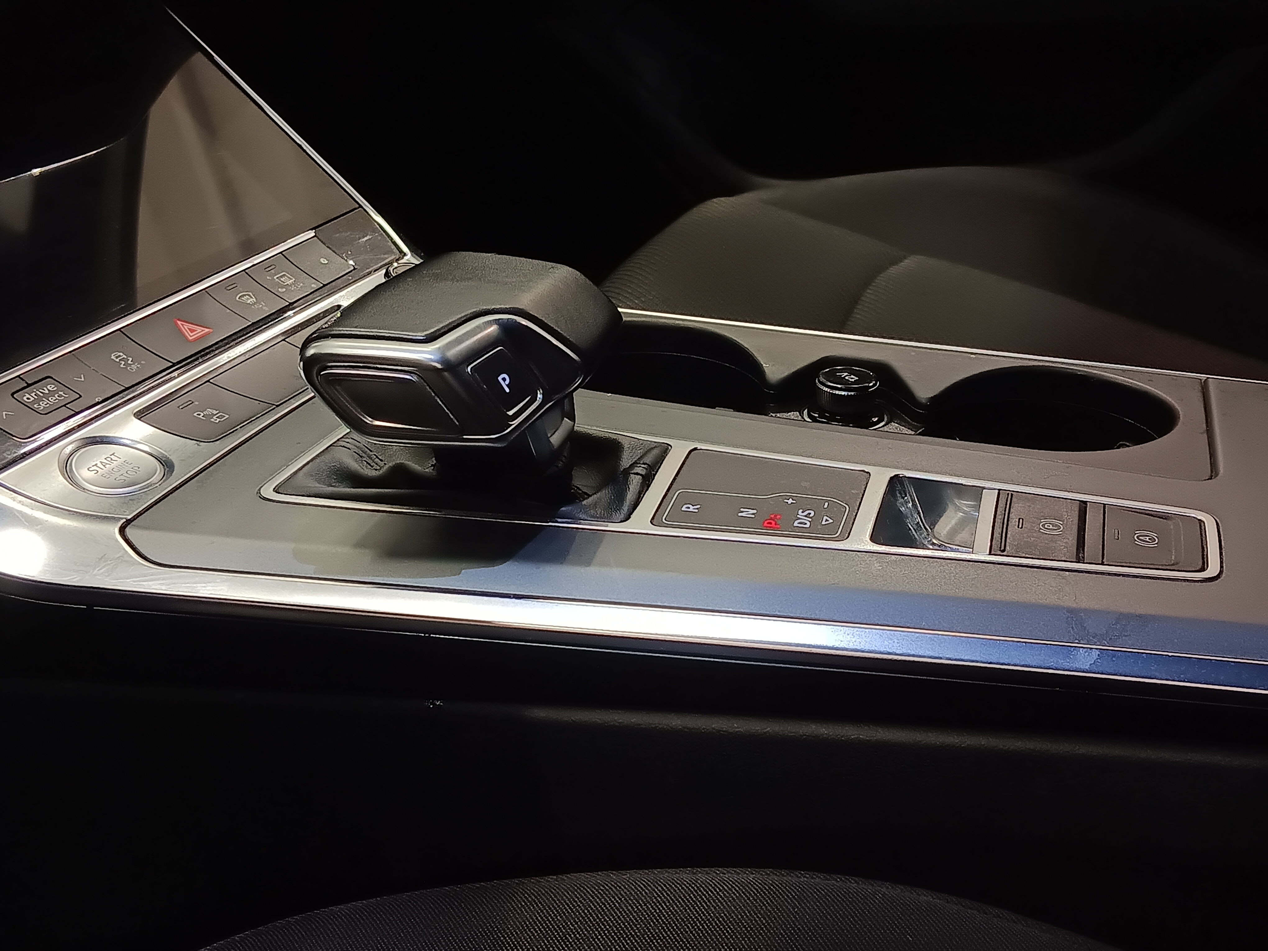 Audi A6 SEDAN BUSINESS LAUNCH EDITION 40 TDI MHEV S TRONIC