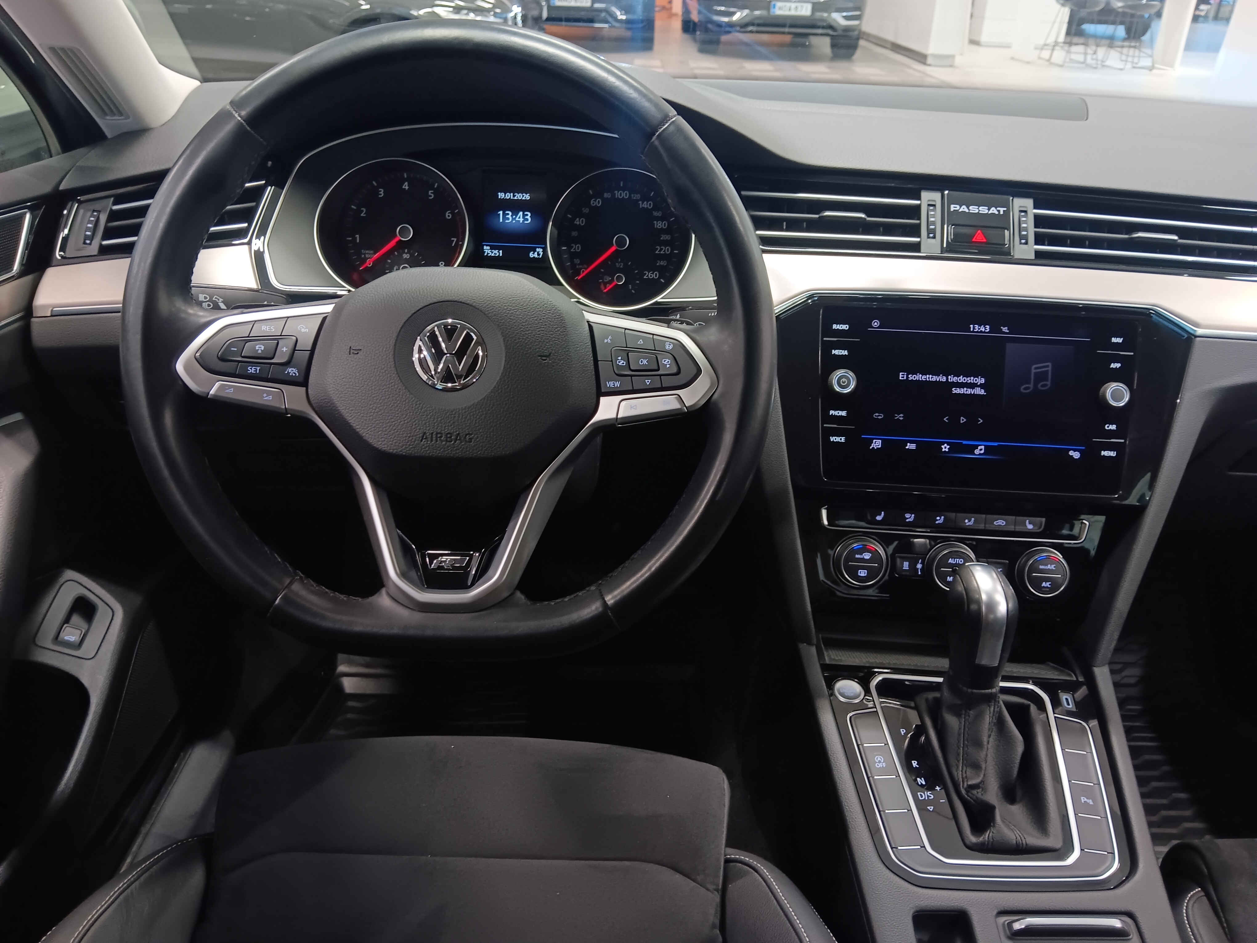 Volkswagen PASSAT SEDAN R-LINE 1,5 TSI EVO 110 KW DSG-AUTOMAATTI