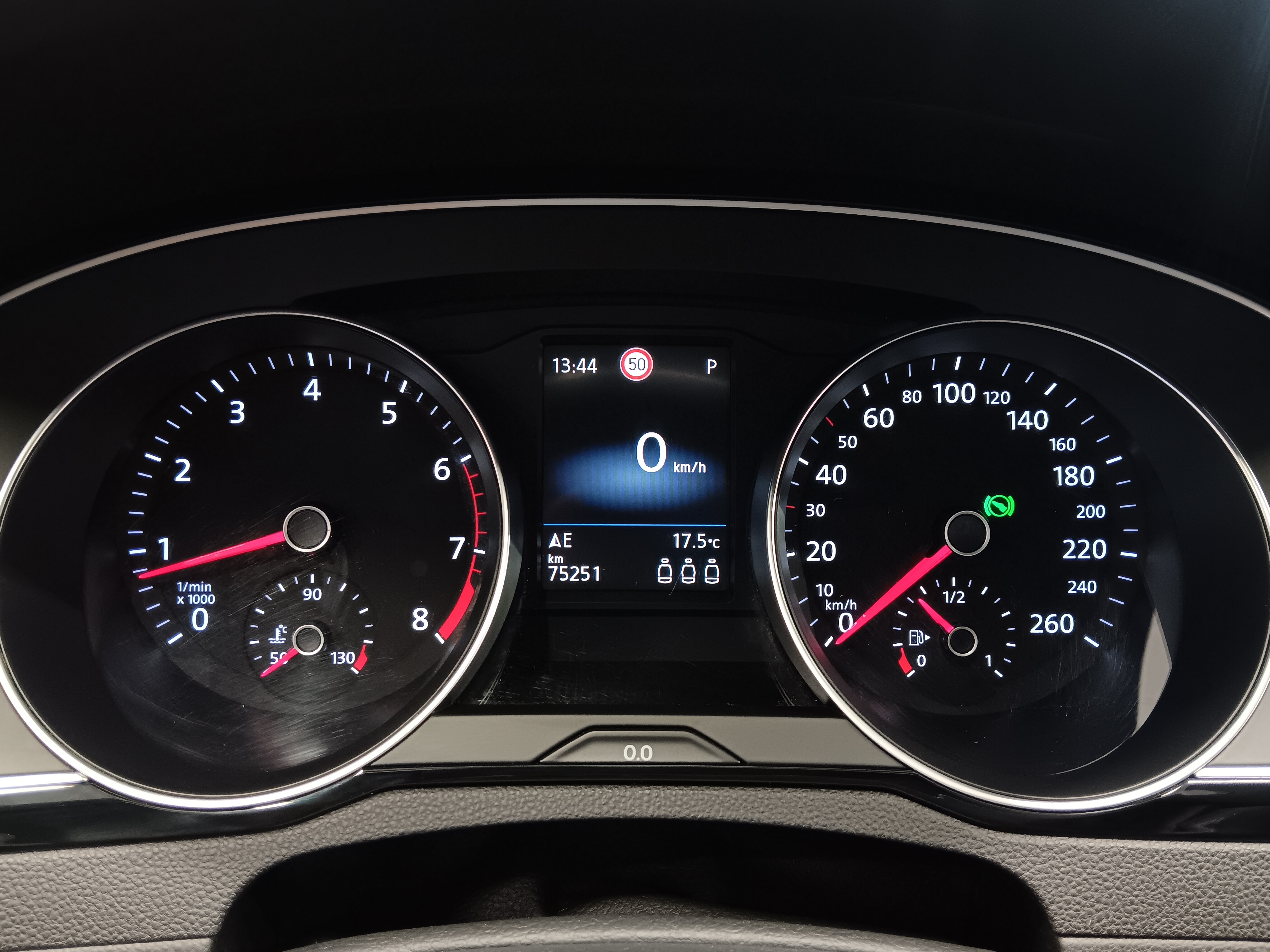 Volkswagen PASSAT SEDAN R-LINE 1,5 TSI EVO 110 KW DSG-AUTOMAATTI