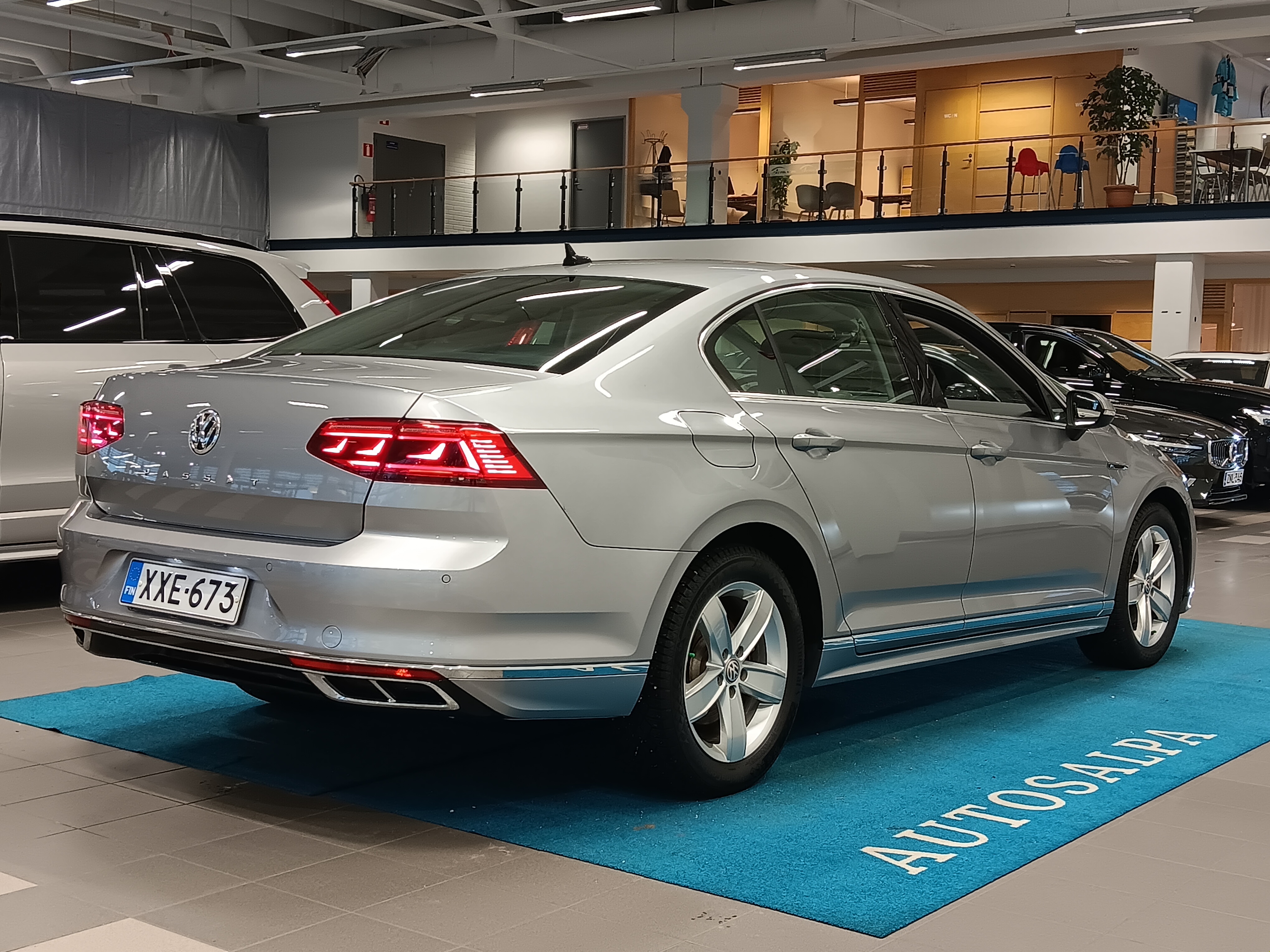 Volkswagen PASSAT SEDAN R-LINE 1,5 TSI EVO 110 KW DSG-AUTOMAATTI