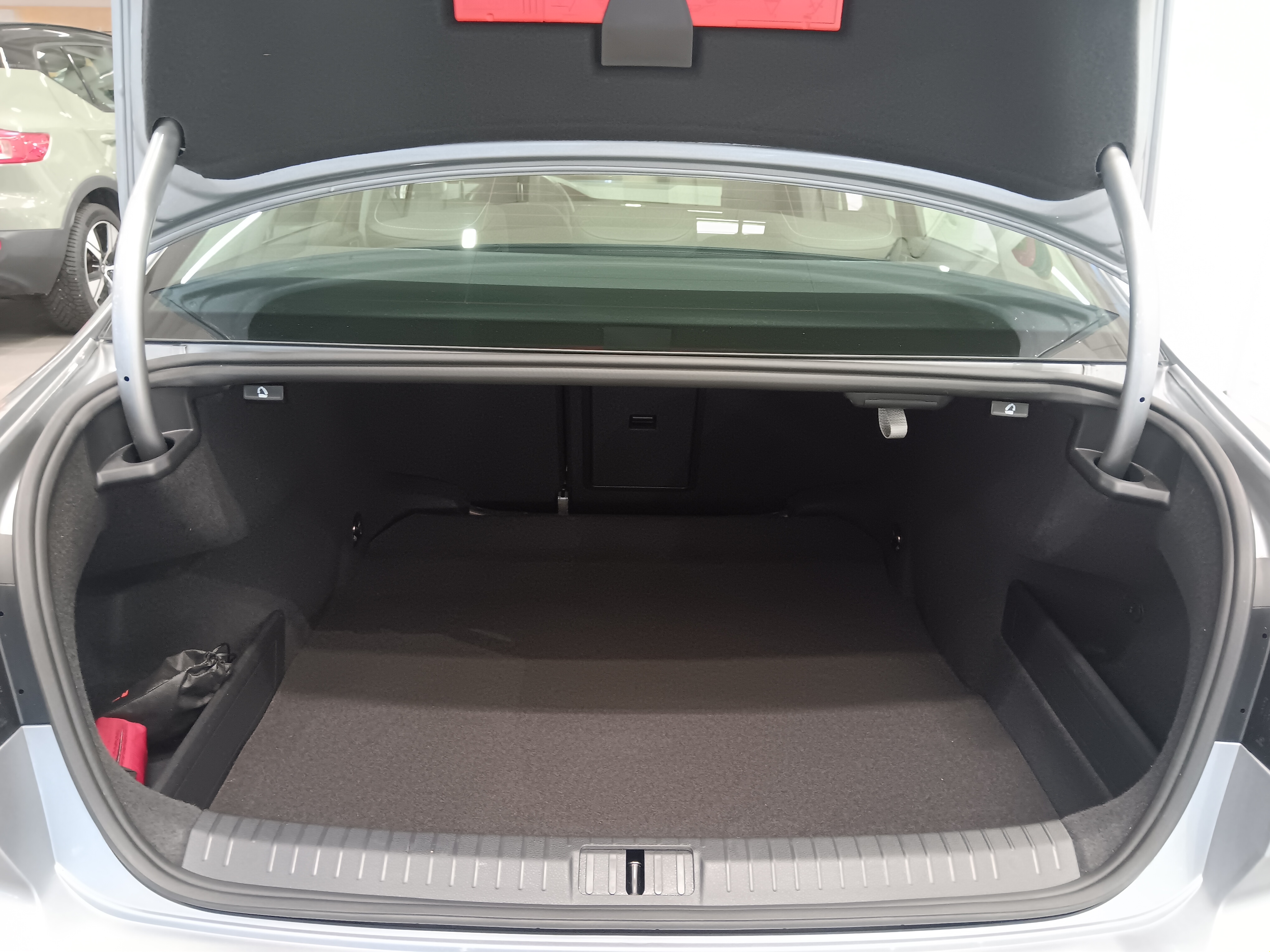 Volkswagen PASSAT SEDAN R-LINE 1,5 TSI EVO 110 KW DSG-AUTOMAATTI