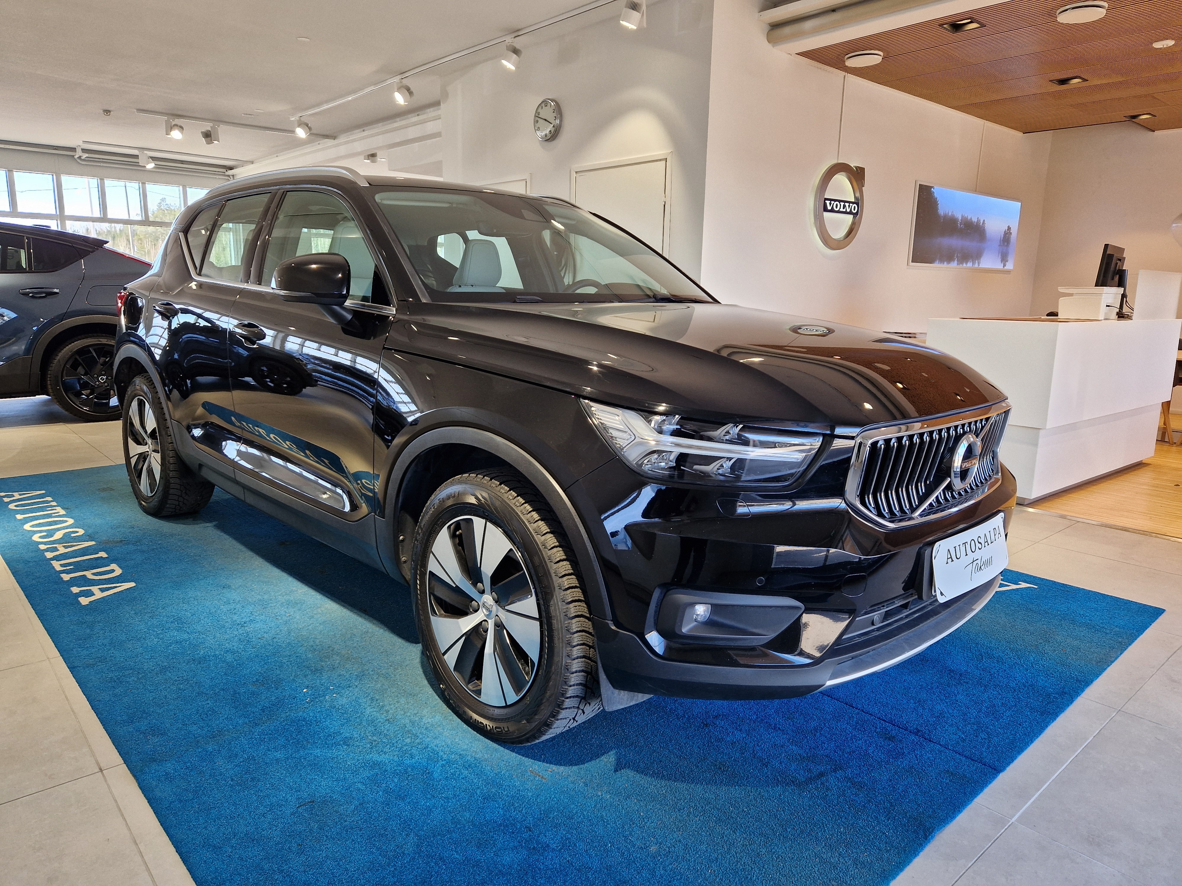 Volvo XC40 T5 TWE BUSINESS INSCRIPTION TAKUU 24KK/40TKM