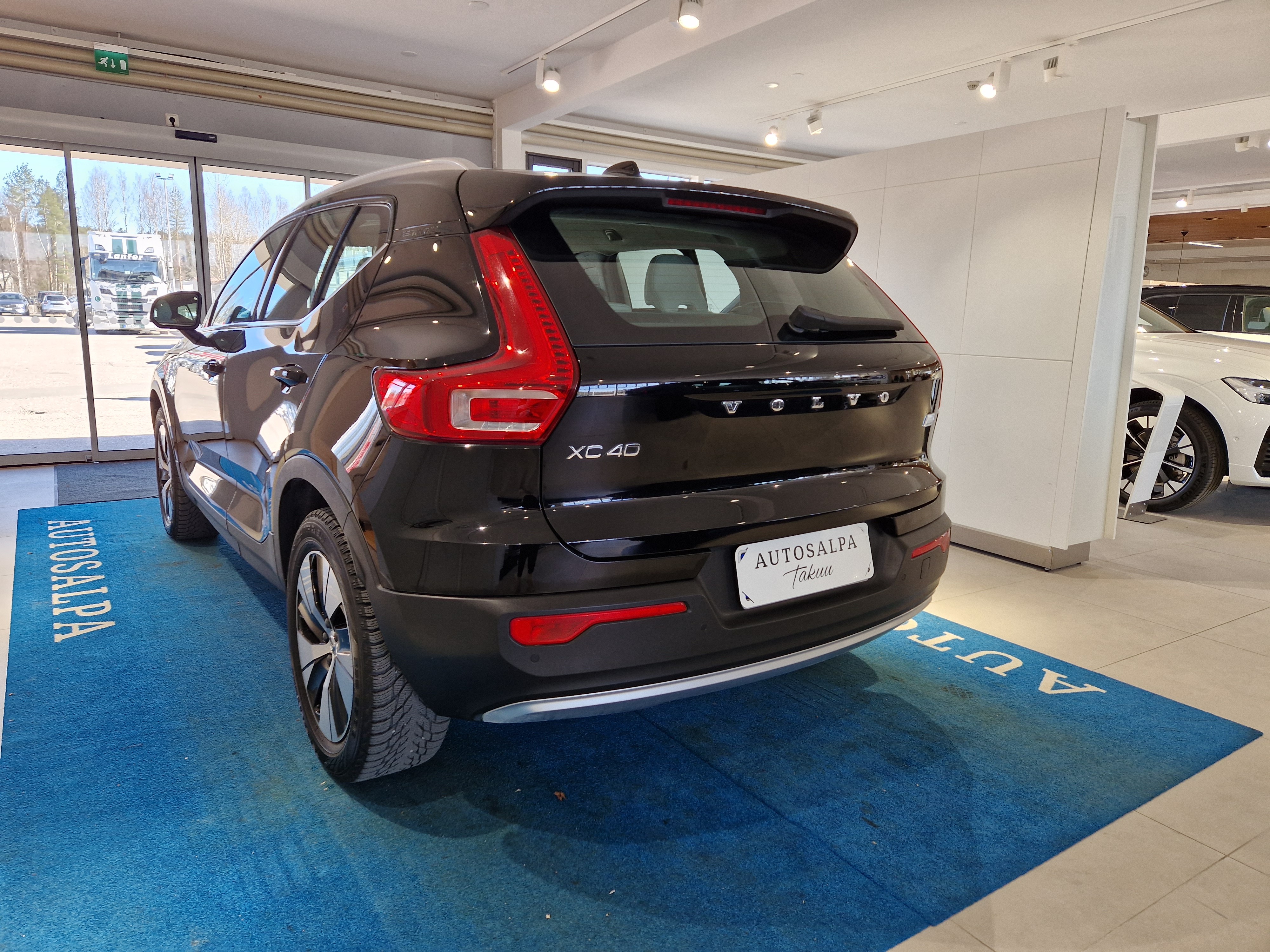 Volvo XC40 T5 TWE BUSINESS INSCRIPTION TAKUU 24KK/40TKM