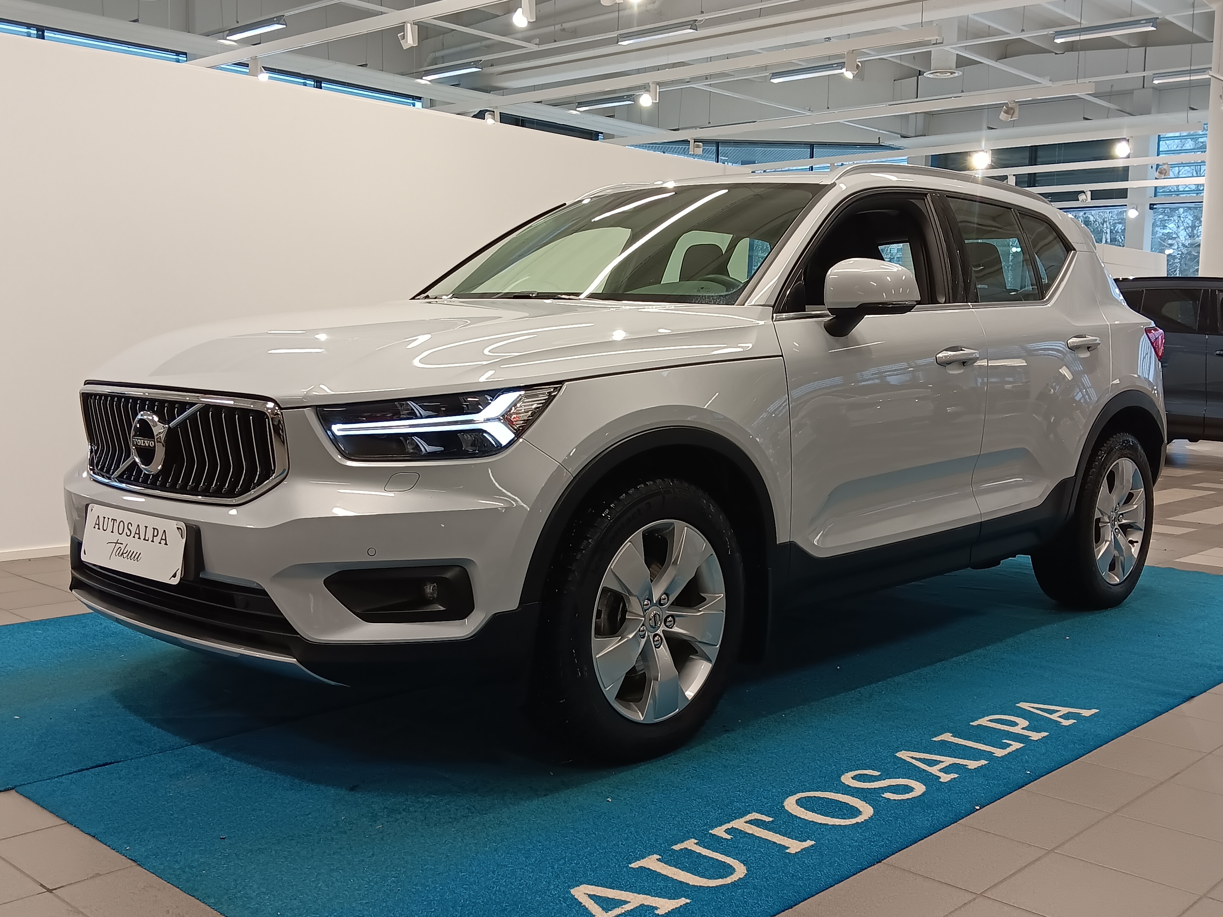 Volvo XC40 T3  INSCRIPTION AUT TAKUU 24KK/40TKM