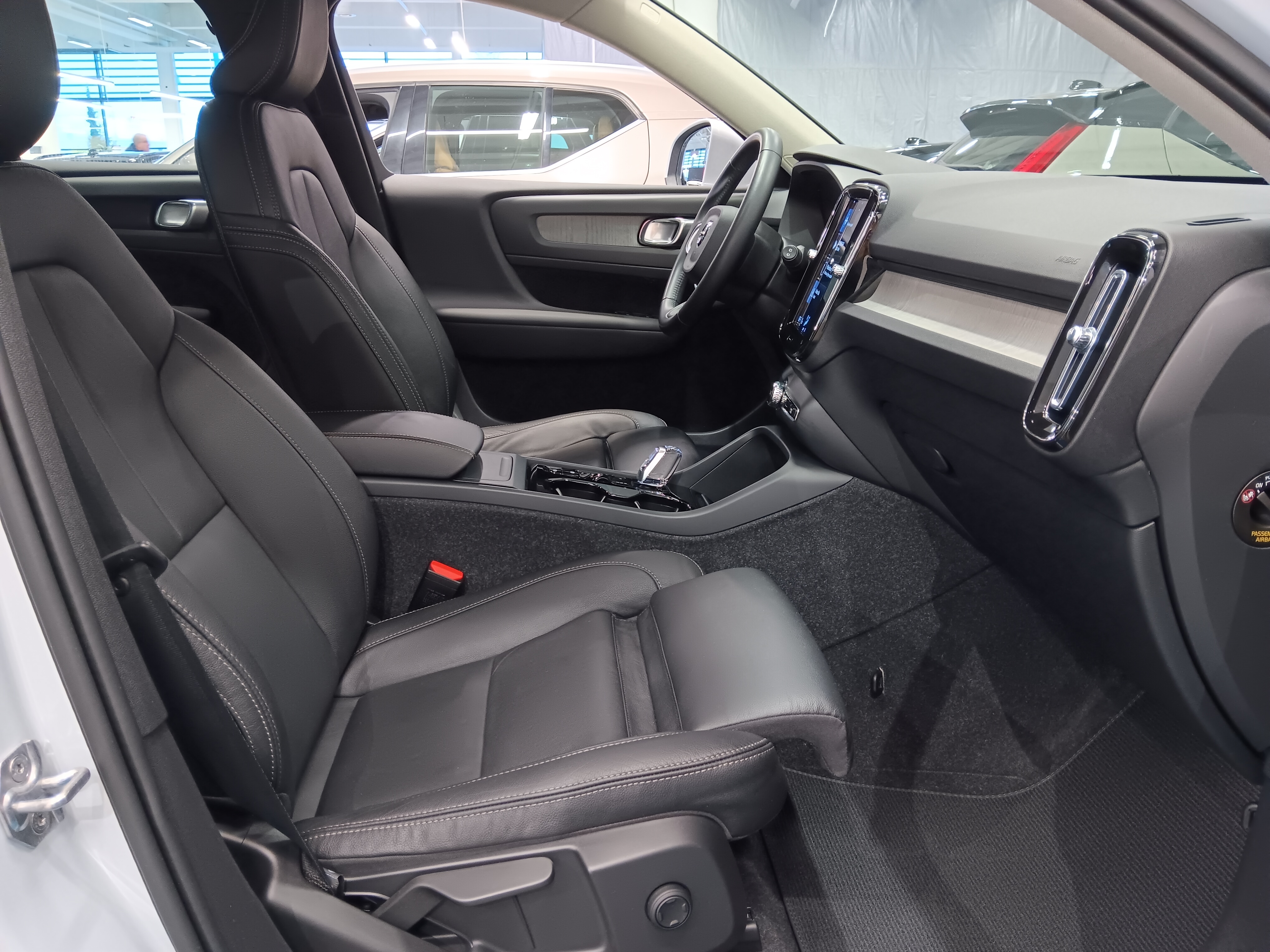 Volvo XC40 T3  INSCRIPTION AUT TAKUU 24KK/40TKM