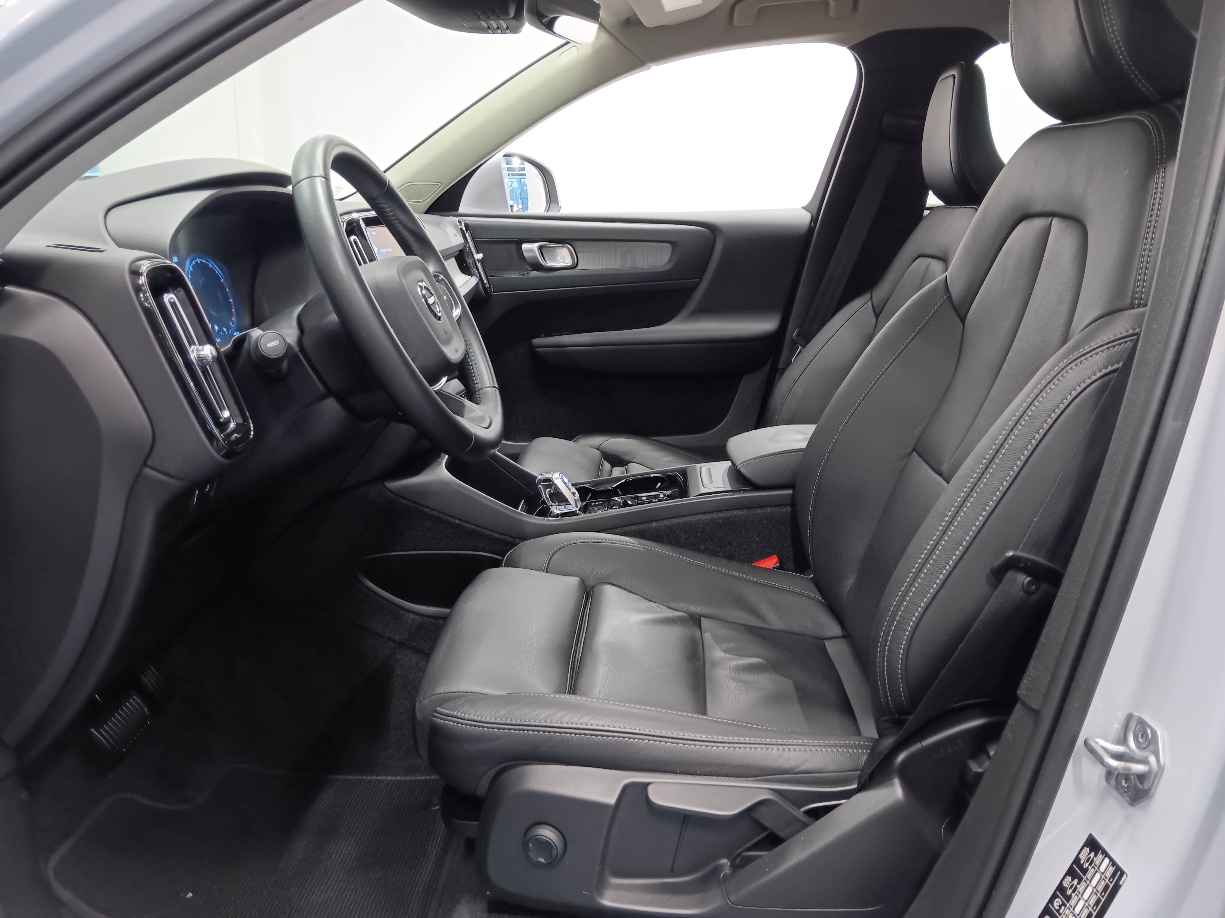 Volvo XC40 T3  INSCRIPTION AUT TAKUU 24KK/40TKM