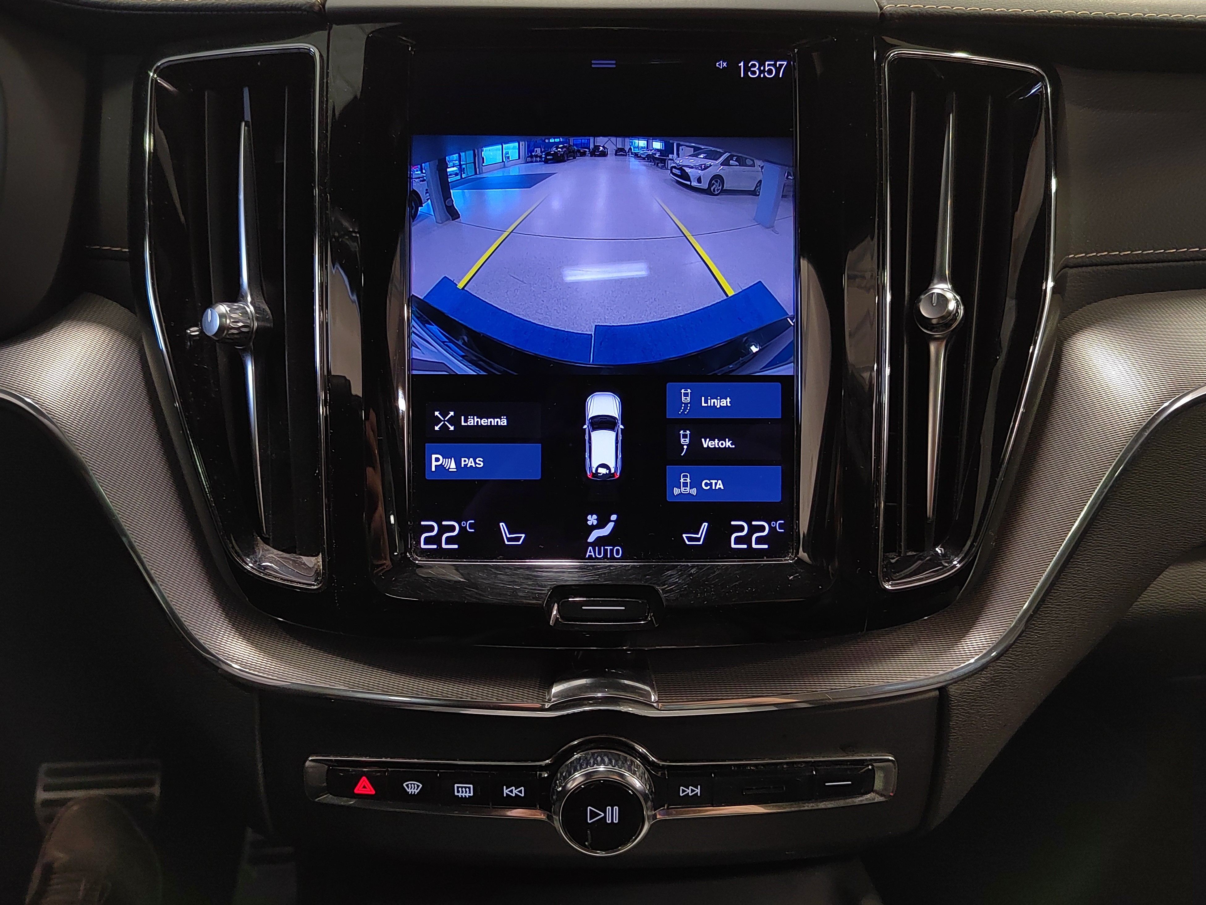 Volvo XC60 T6 TWE AWD R-DESIGN TAKUU 12KK/20TKM