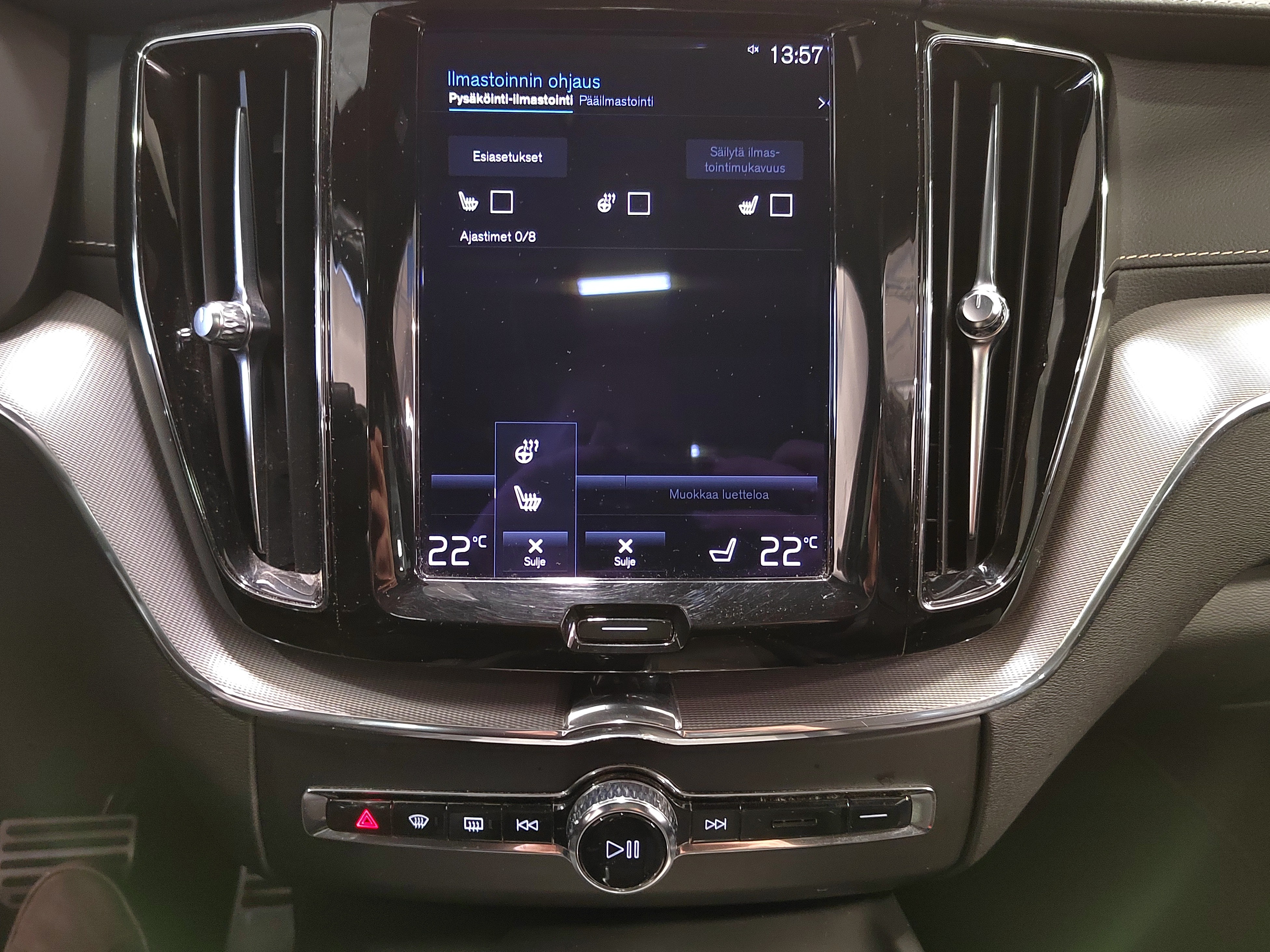 Volvo XC60 T6 TWE AWD R-DESIGN TAKUU 12KK/20TKM