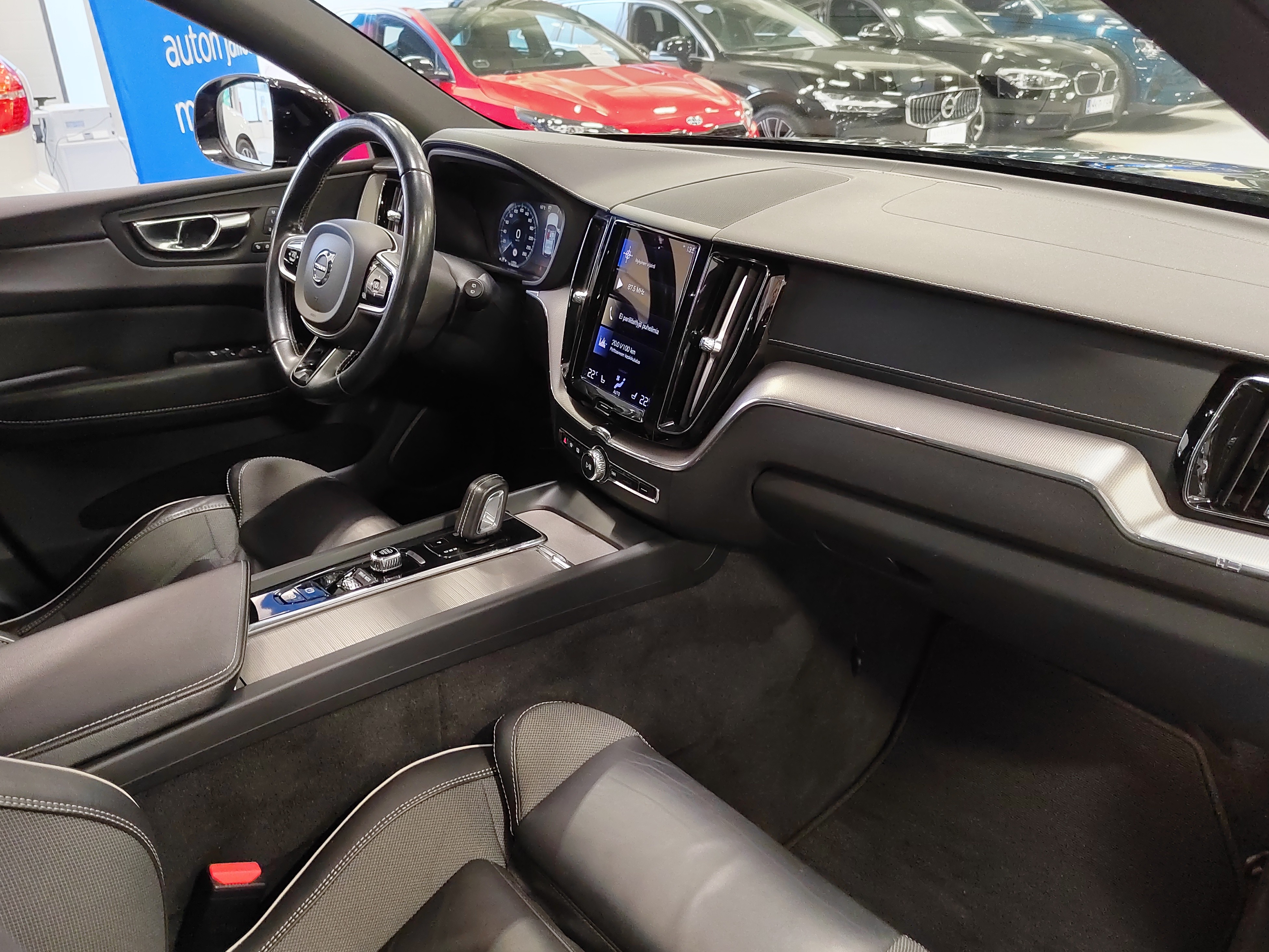 Volvo XC60 T6 TWE AWD R-DESIGN TAKUU 12KK/20TKM