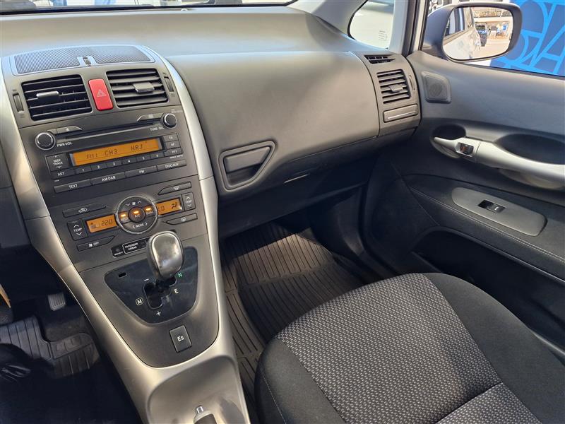 Toyota AURIS 1,6 VALVEMATIC LINEA SOL 5OV MULTIMODE