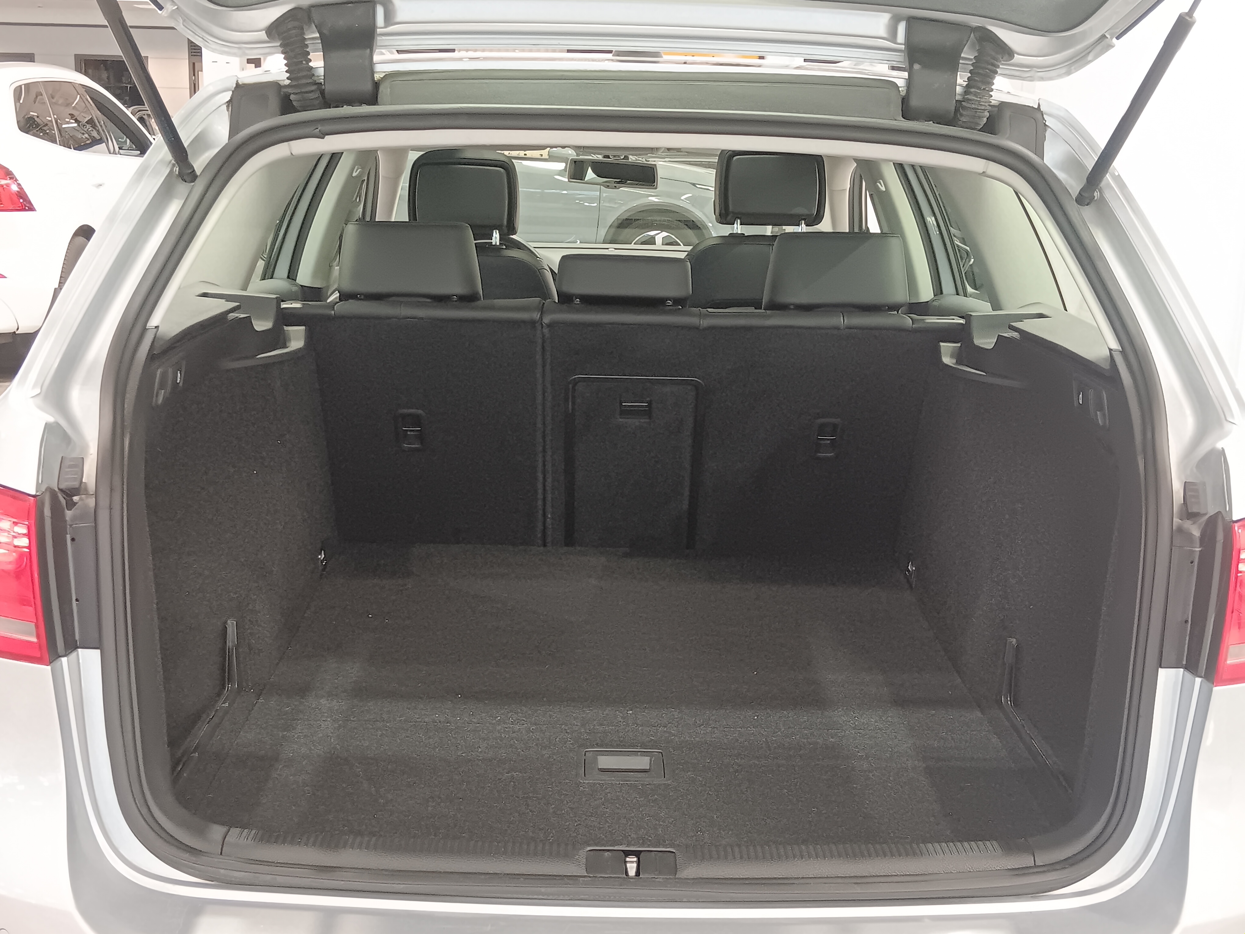 Volkswagen Passat 2013, kuva 6/23