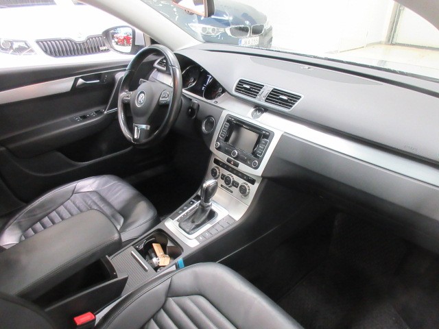 Volkswagen PASSAT VARIANT HIGHLINE 1.4 TSI MULTIFUEL 118 KW (160 HV)
