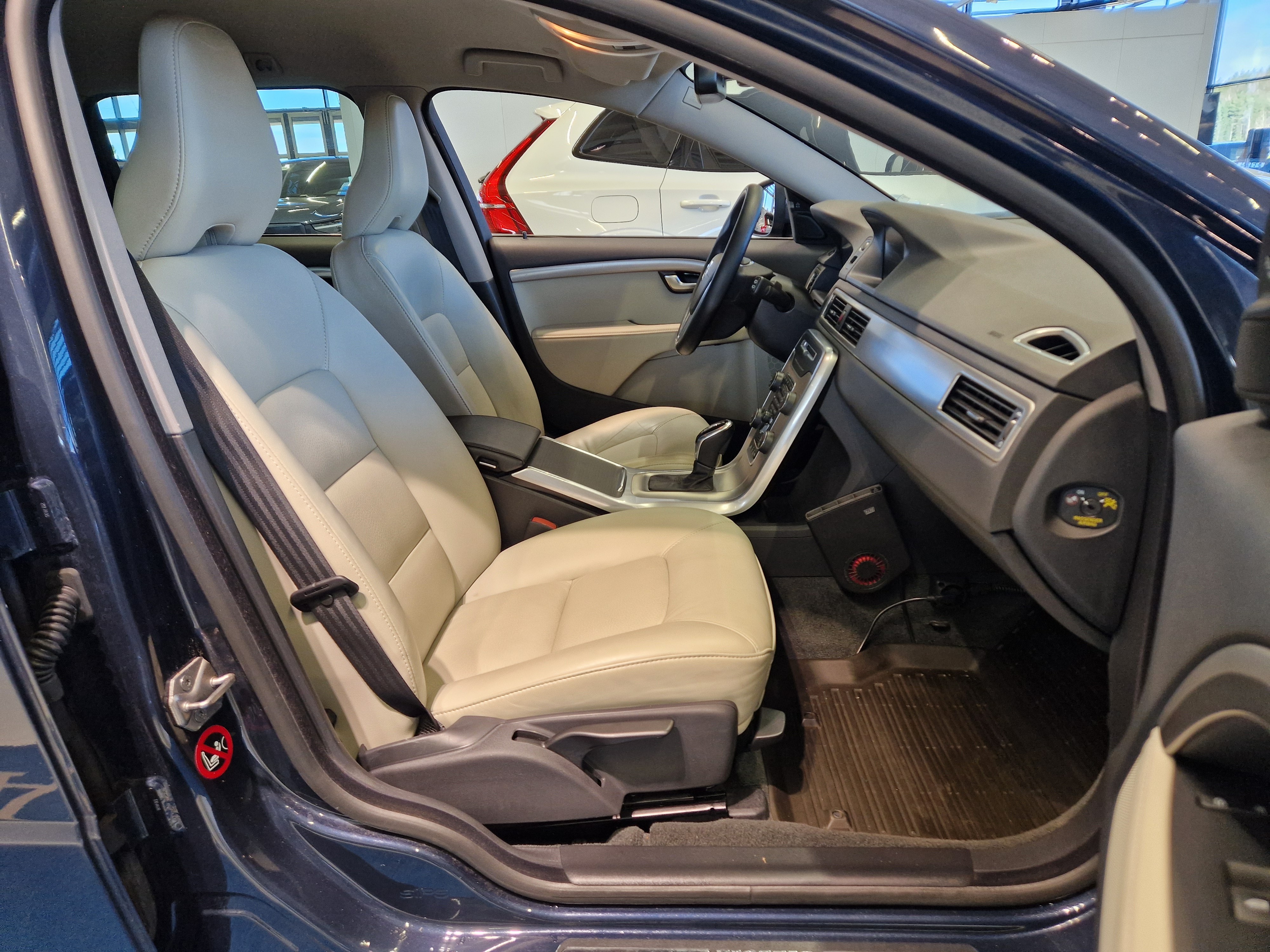 Volvo V70 D5 AWD SUMMUM EDITION AUT