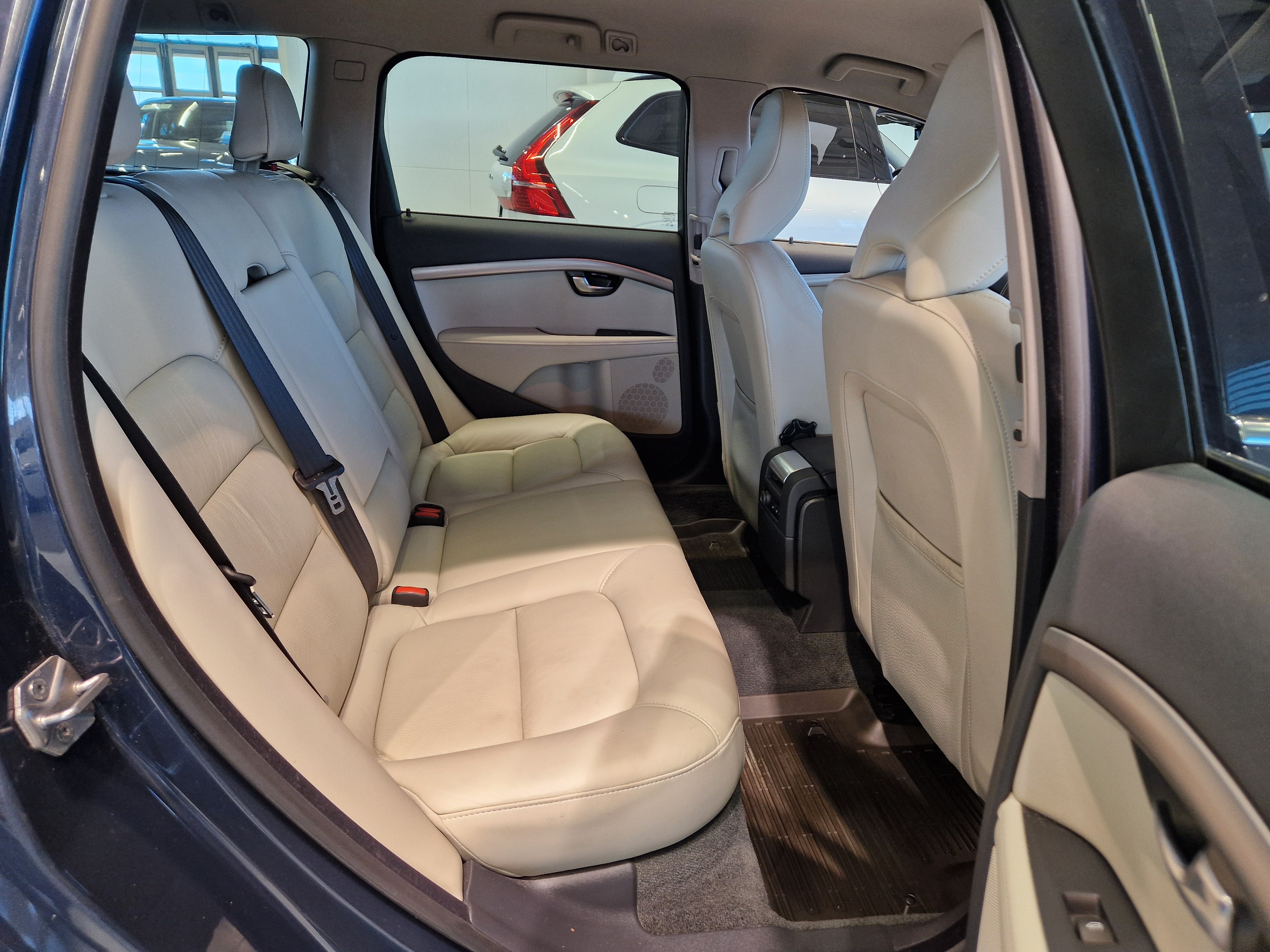 Volvo V70 D5 AWD SUMMUM EDITION AUT