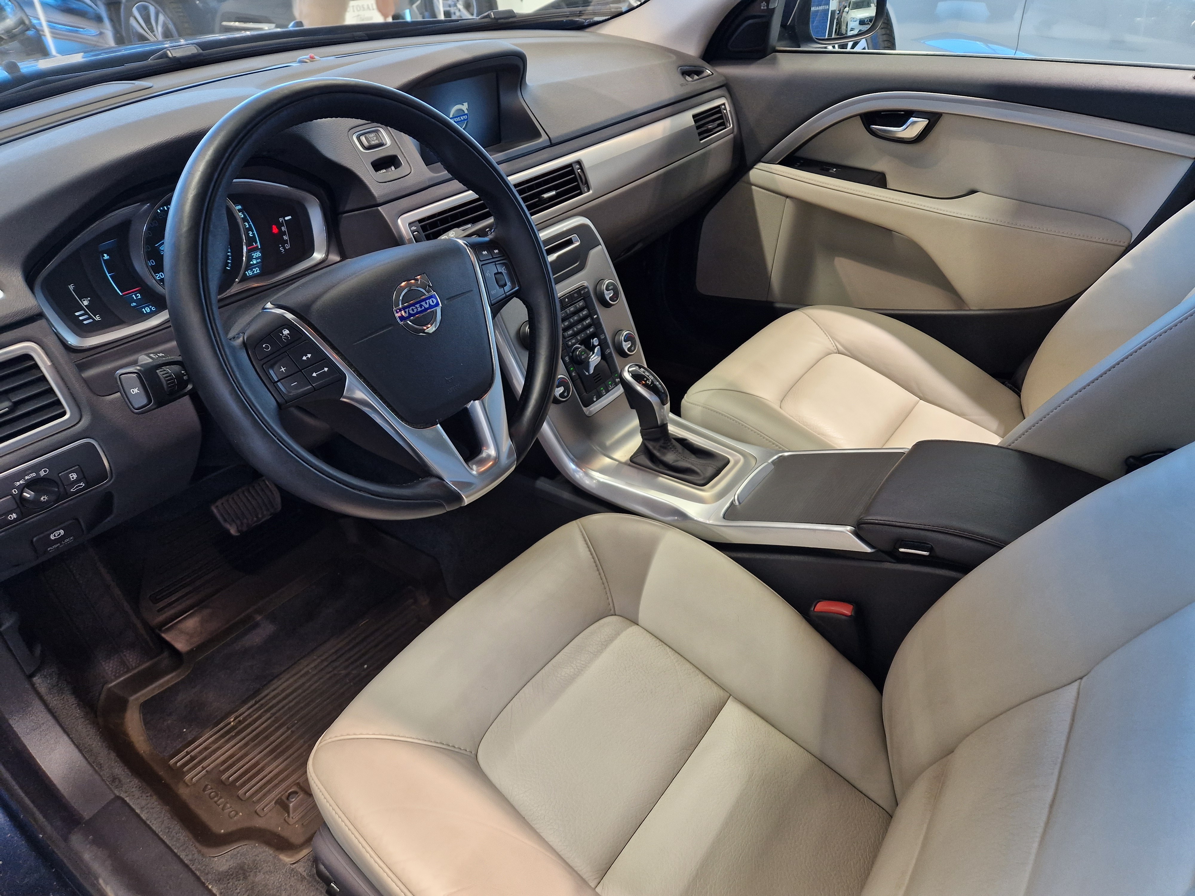 Volvo V70 D5 AWD SUMMUM EDITION AUT