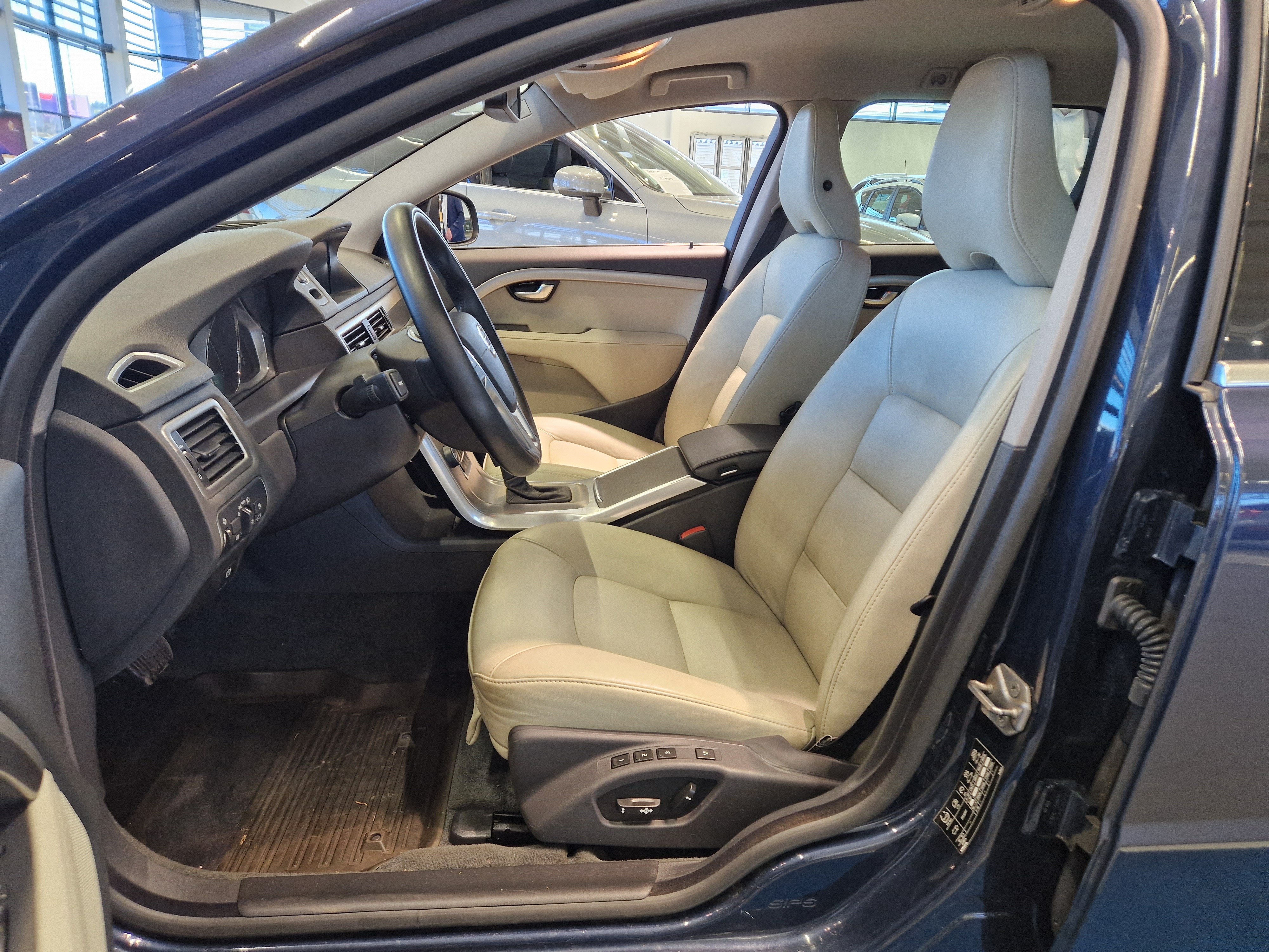 Volvo V70 D5 AWD SUMMUM EDITION AUT