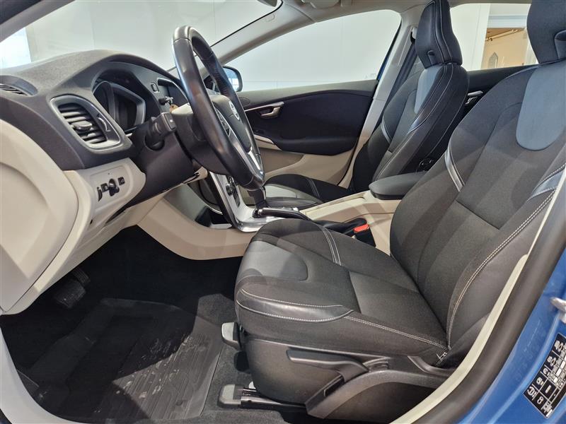 Volvo V40 T3 BUSINESS AUT