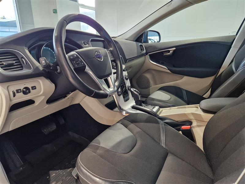 Volvo V40 T3 BUSINESS AUT