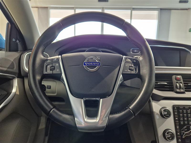 Volvo V40 T3 BUSINESS AUT