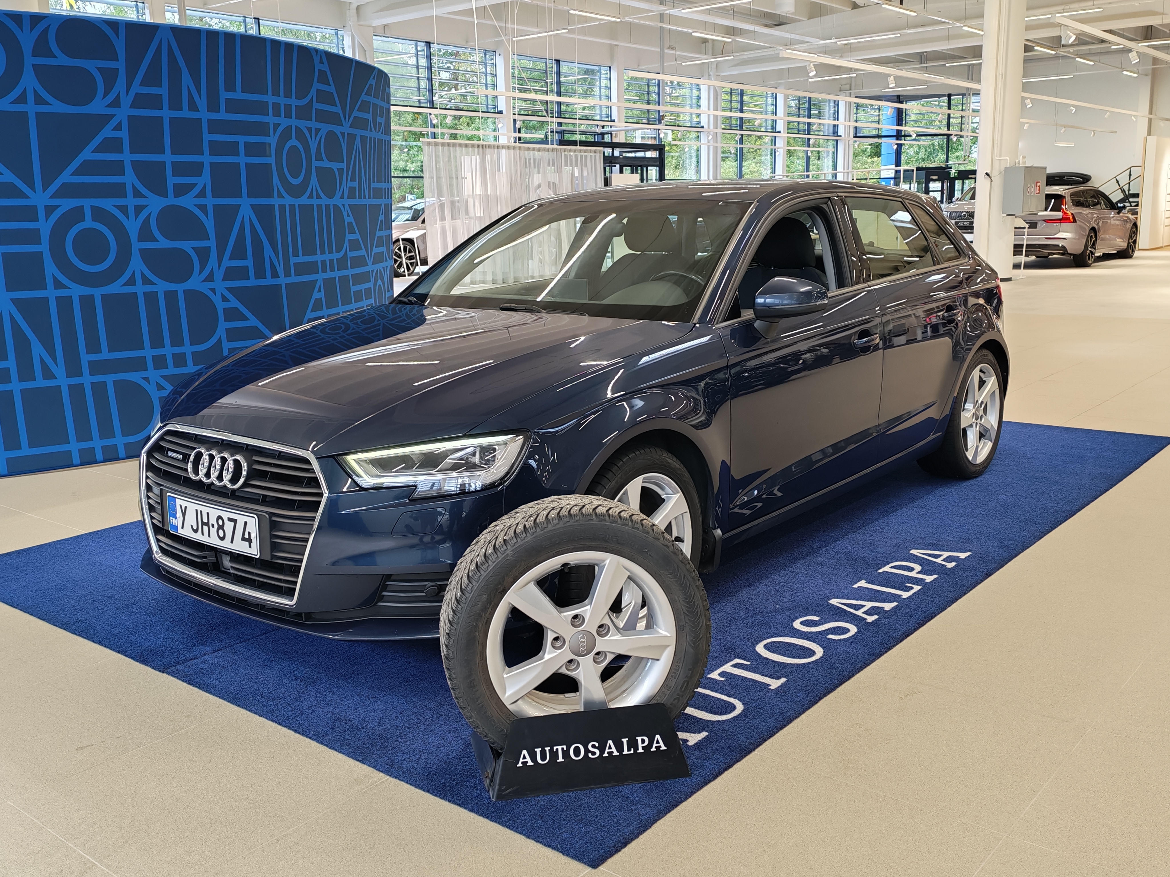 Audi A3 2016, photo 2/17