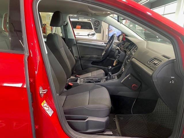 Volkswagen GOLF TRENDLINE 1.0 TSI 63 KW (85 HV).