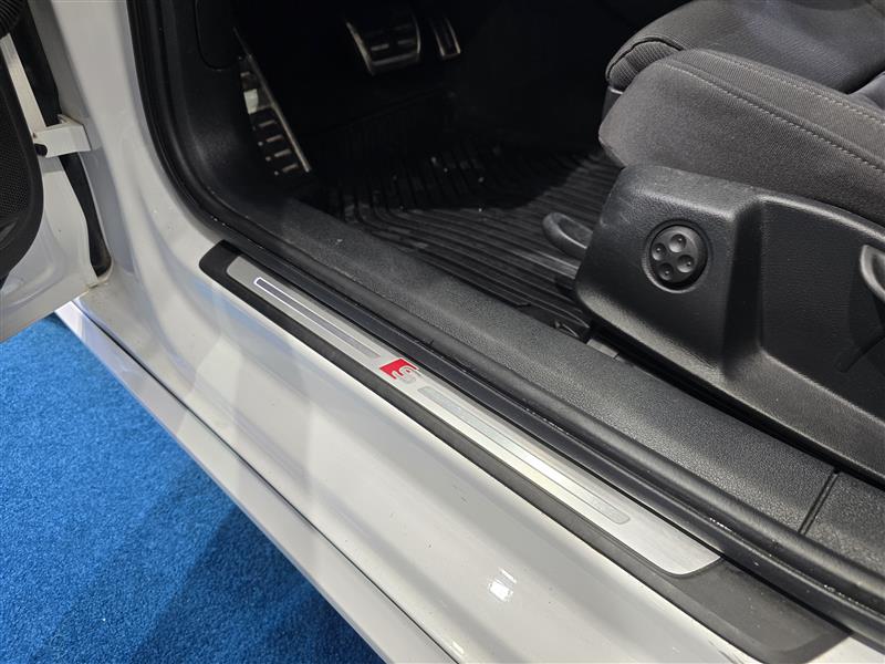 Audi A4 SEDAN BUSINESS SPORT COMFORT S LINE EDITION 2,0 TF