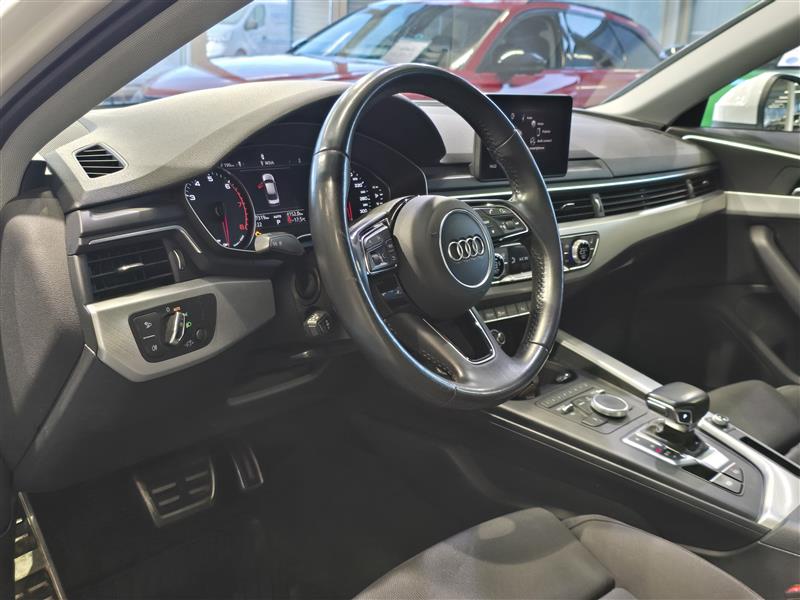 Audi A4 SEDAN BUSINESS SPORT COMFORT S LINE EDITION 2,0 TF