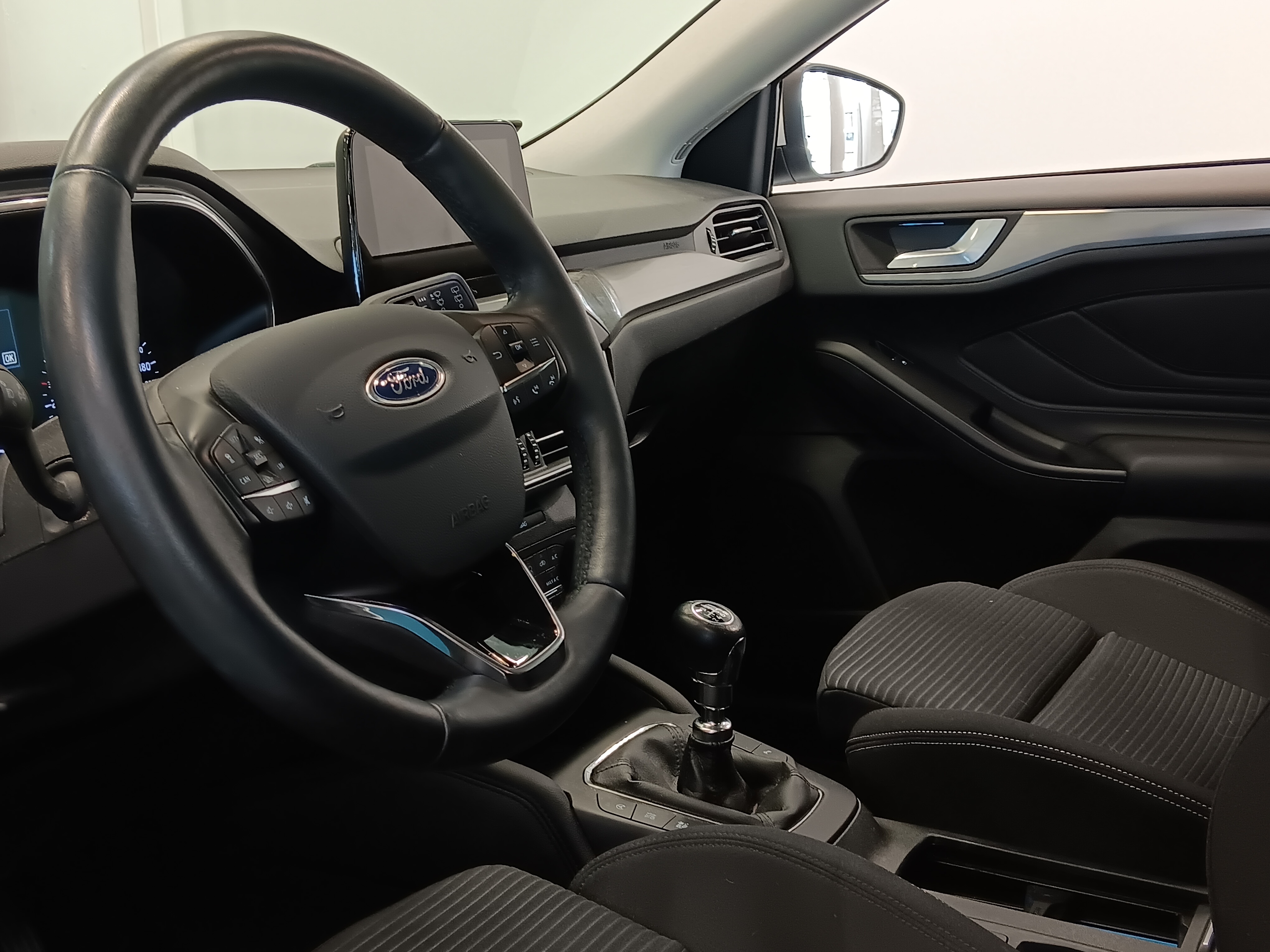 Ford FOCUS 1,0 ECOBOOST 125HV M6 TITANIUM