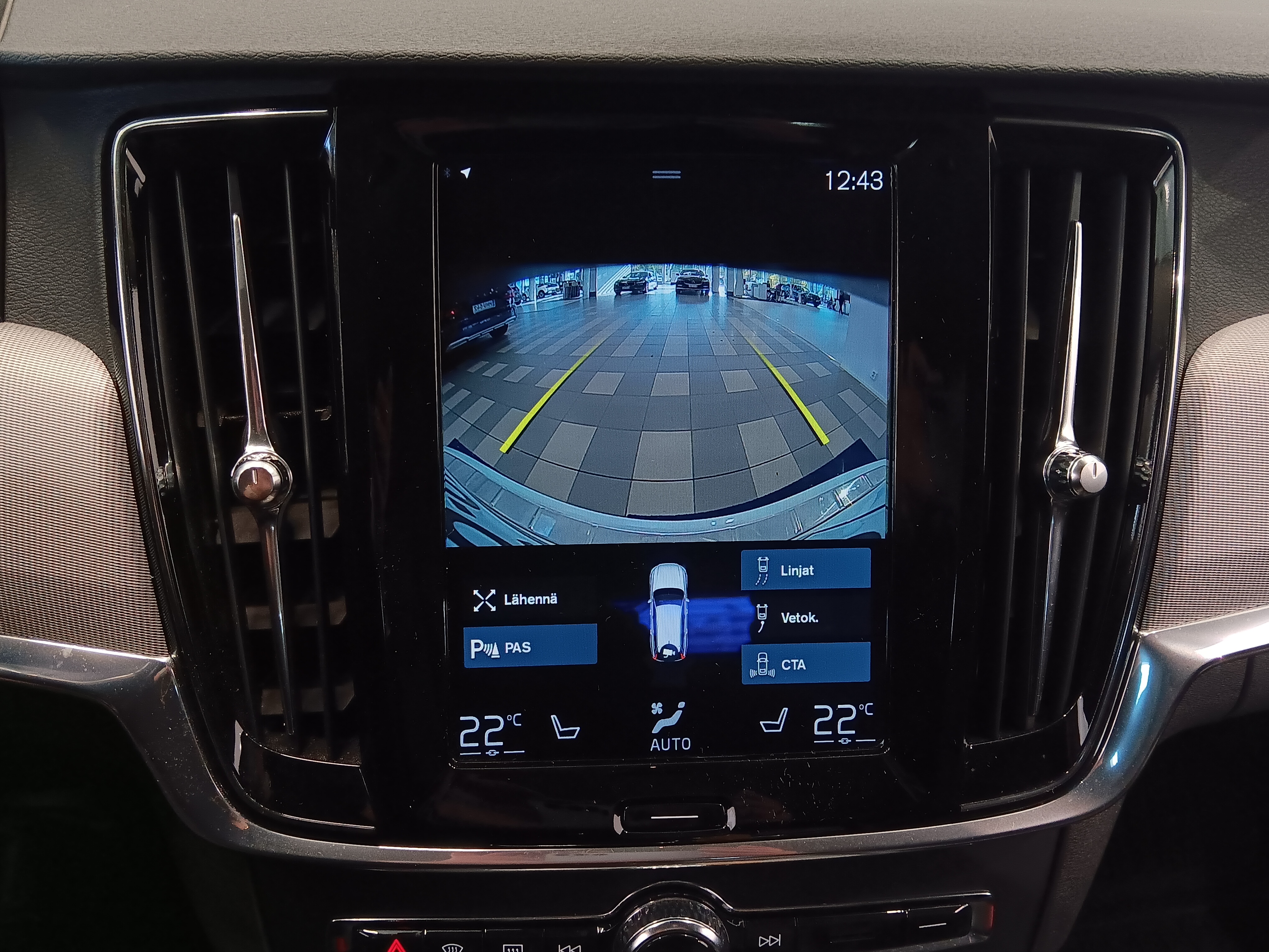 Volvo V90 CROSS COUNTRY D4 AWD PRO AUT TAKUU 12KK/20TKM
