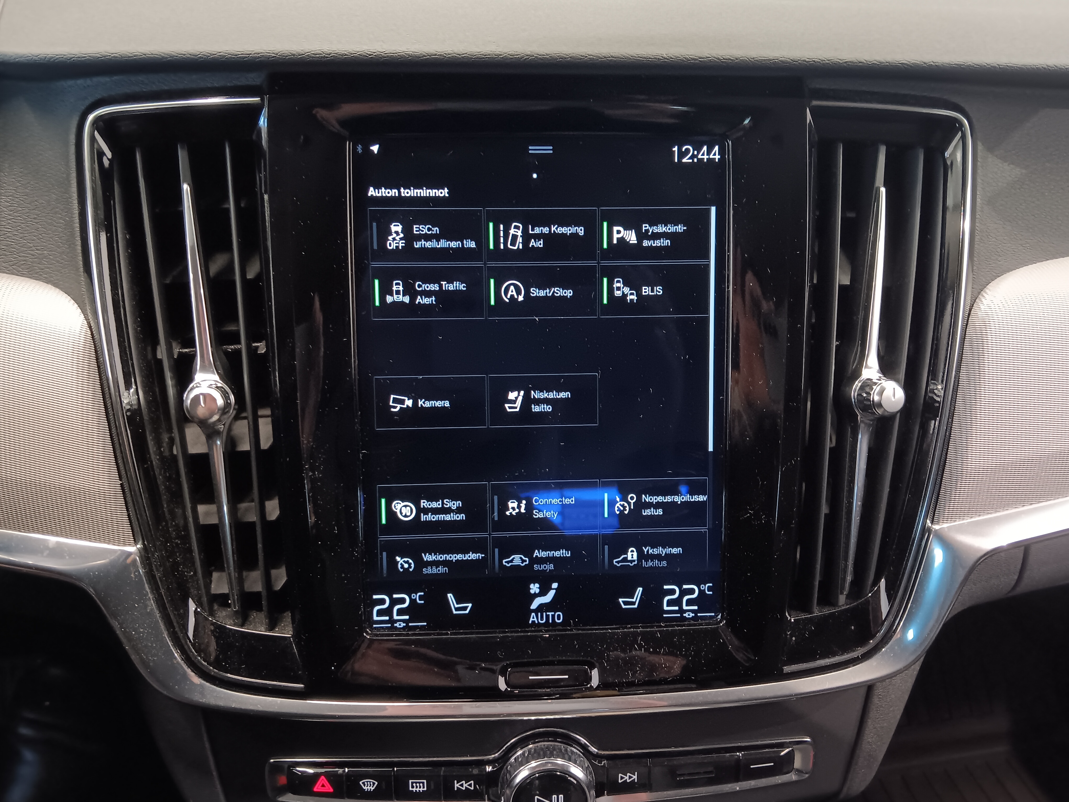 Volvo V90 CROSS COUNTRY D4 AWD PRO AUT TAKUU 12KK/20TKM