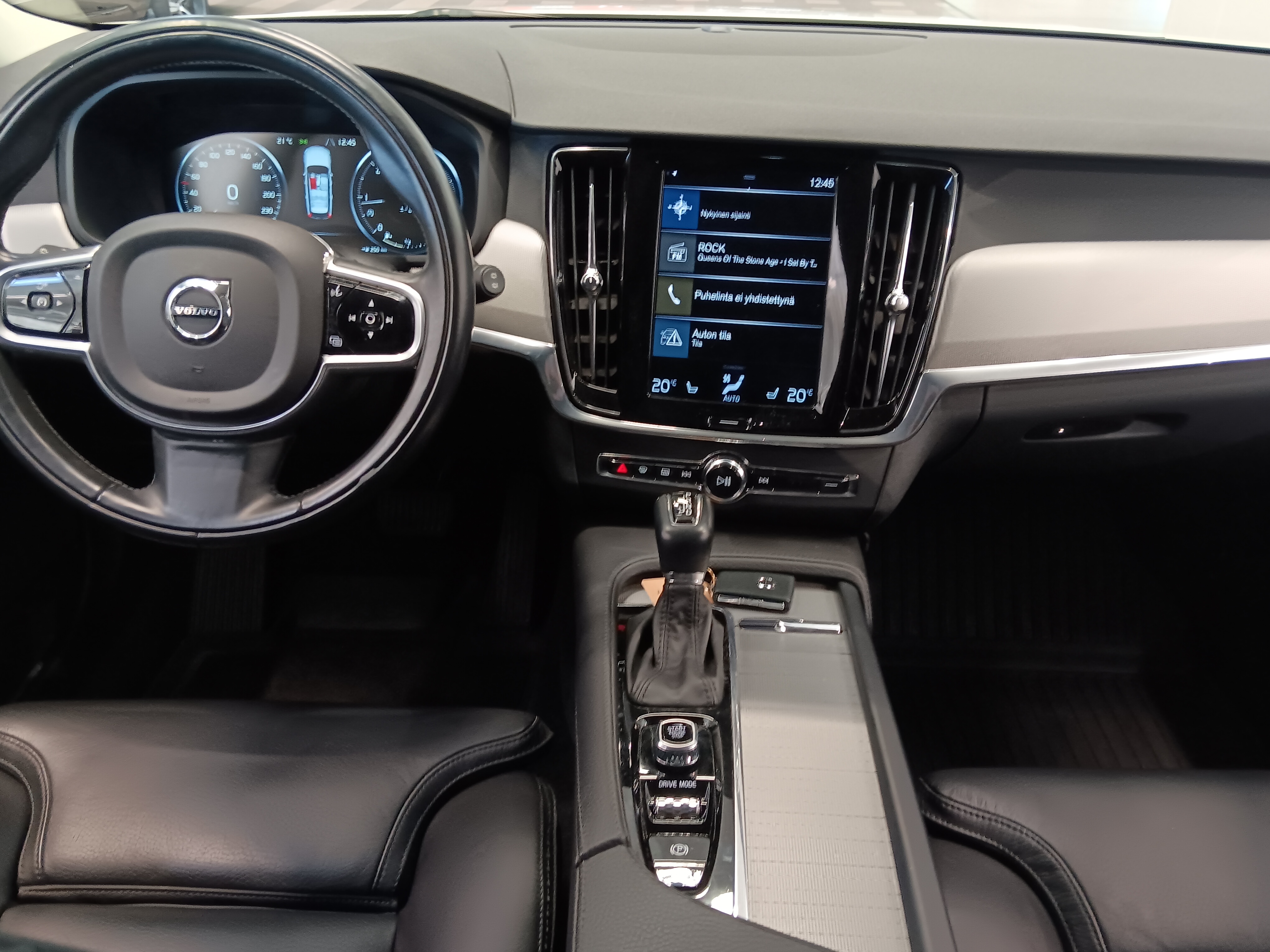 Volvo V90 CROSS COUNTRY D4 AWD PRO AUT TAKUU 12KK/20TKM
