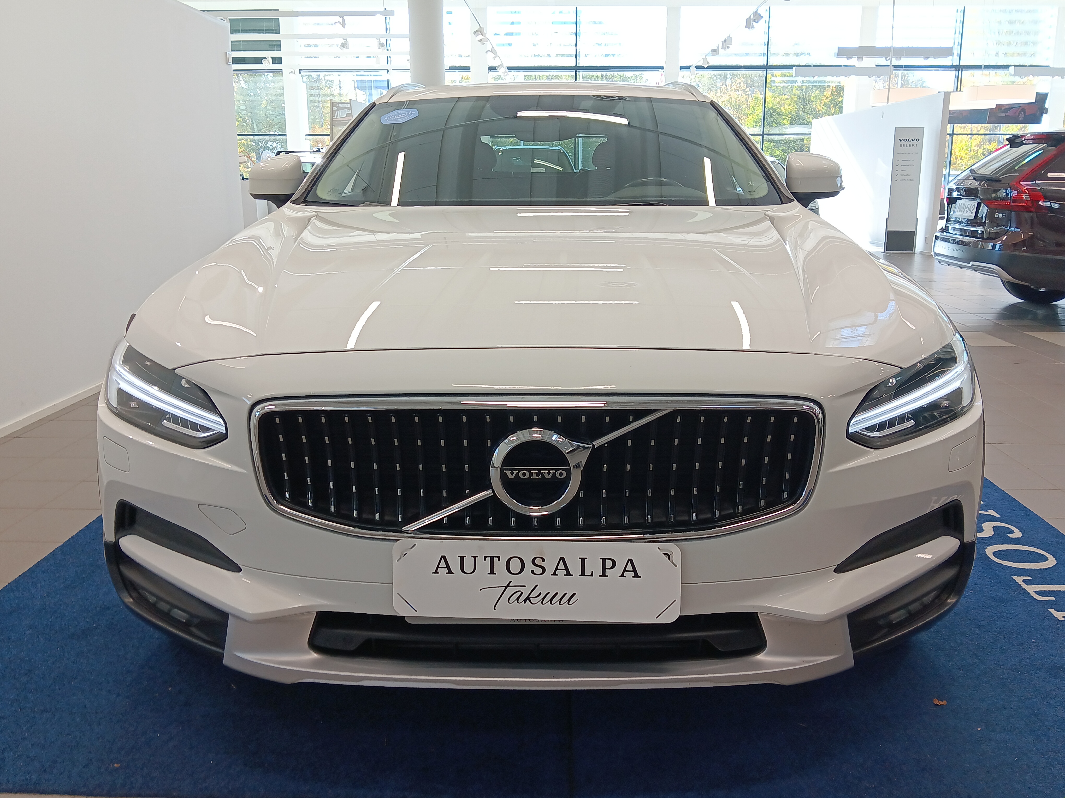 Volvo V90 Cross Country D4 AWD Pro aut 2018, bild 2/21