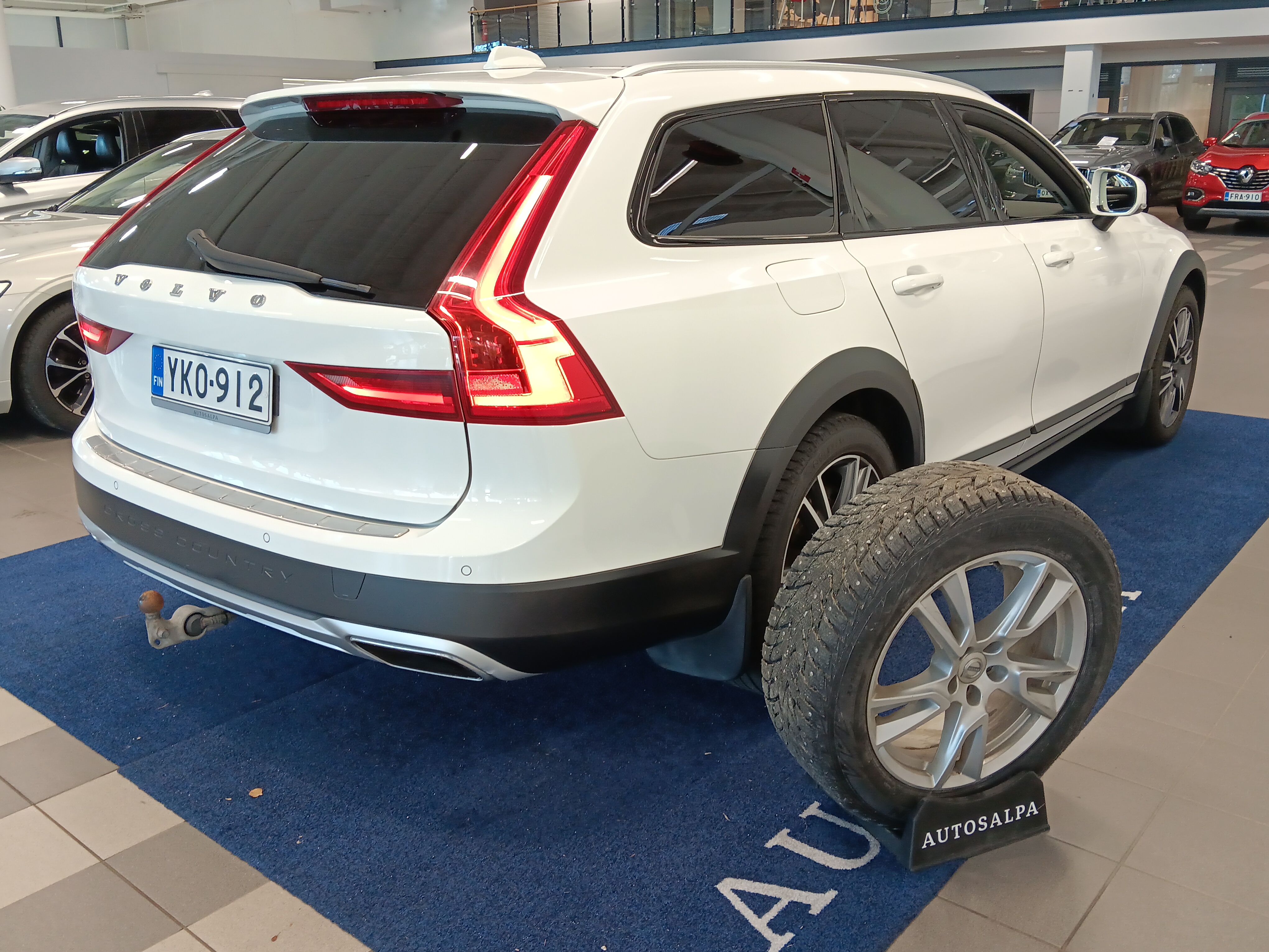 Volvo V90 Cross Country D4 AWD Pro aut 2018, bild 4/21