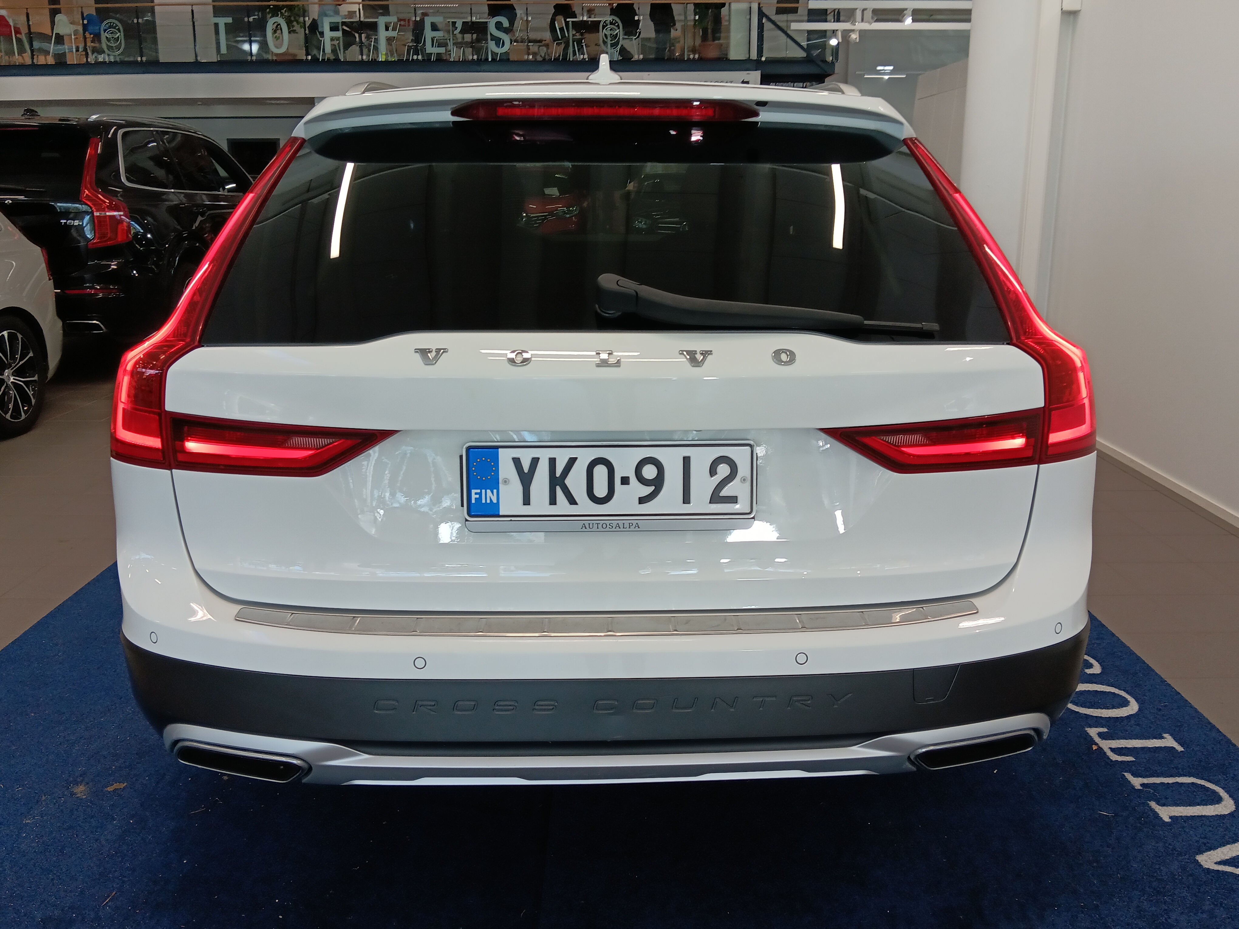 Volvo V90 Cross Country D4 AWD Pro aut 2018, bild 6/21