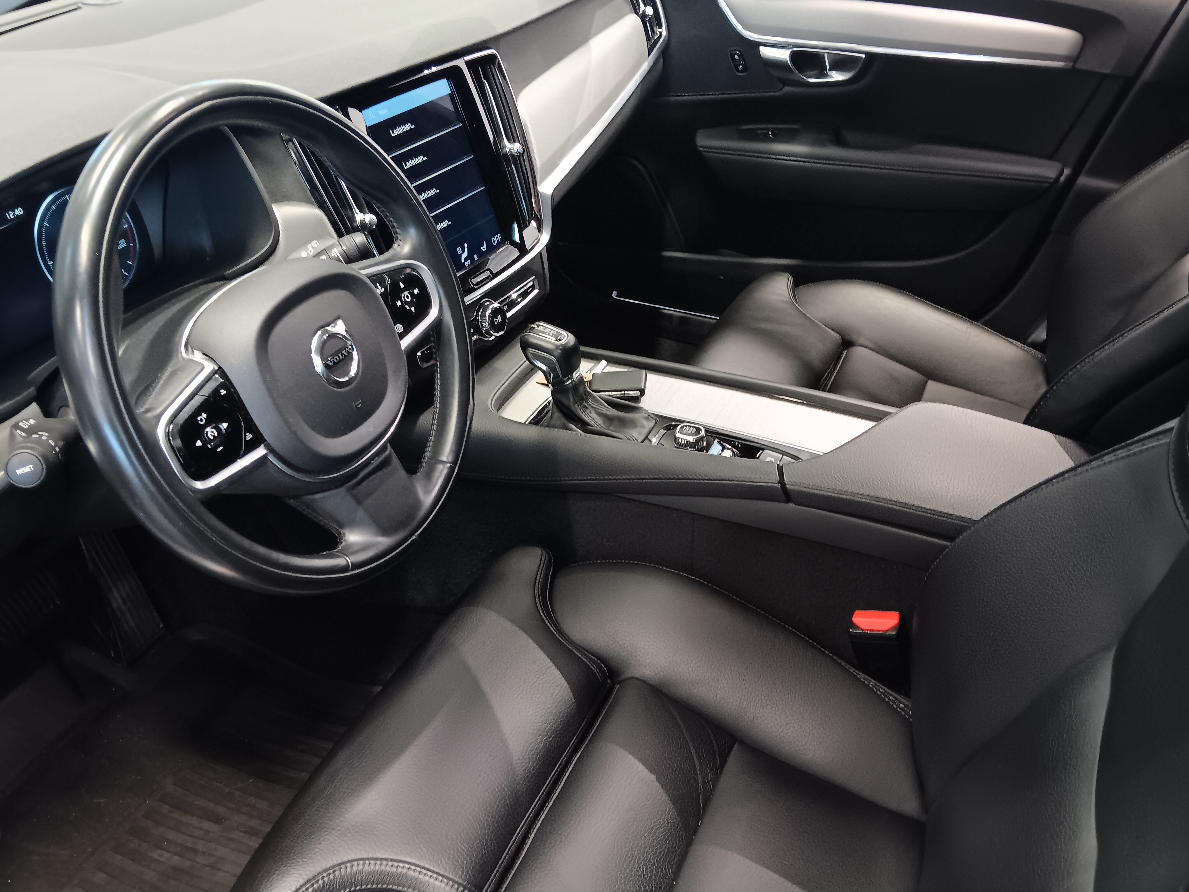 Volvo V90 CROSS COUNTRY D4 AWD PRO AUT TAKUU 12KK/20TKM
