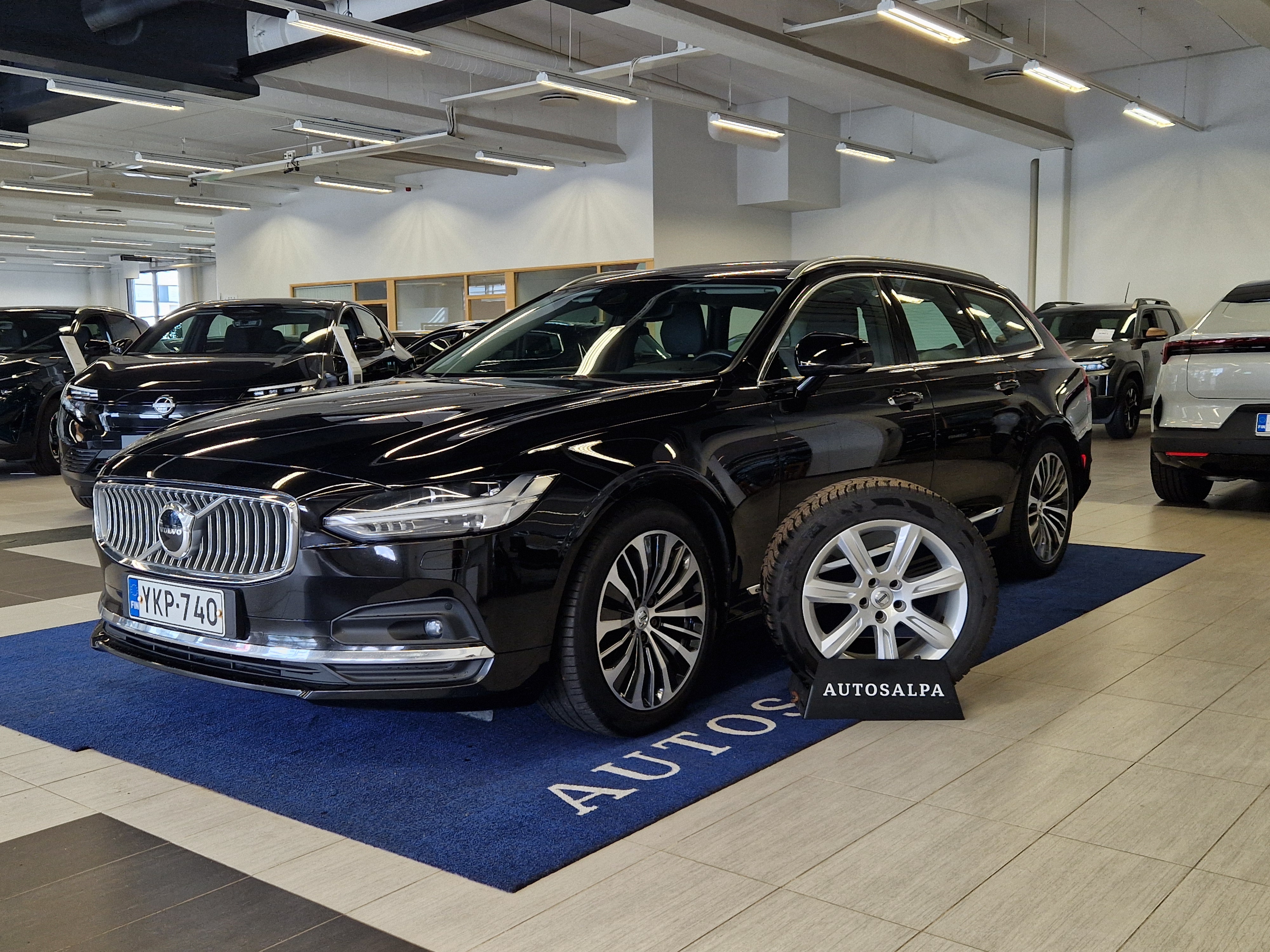Volvo V90 2021, kuva 2/17
