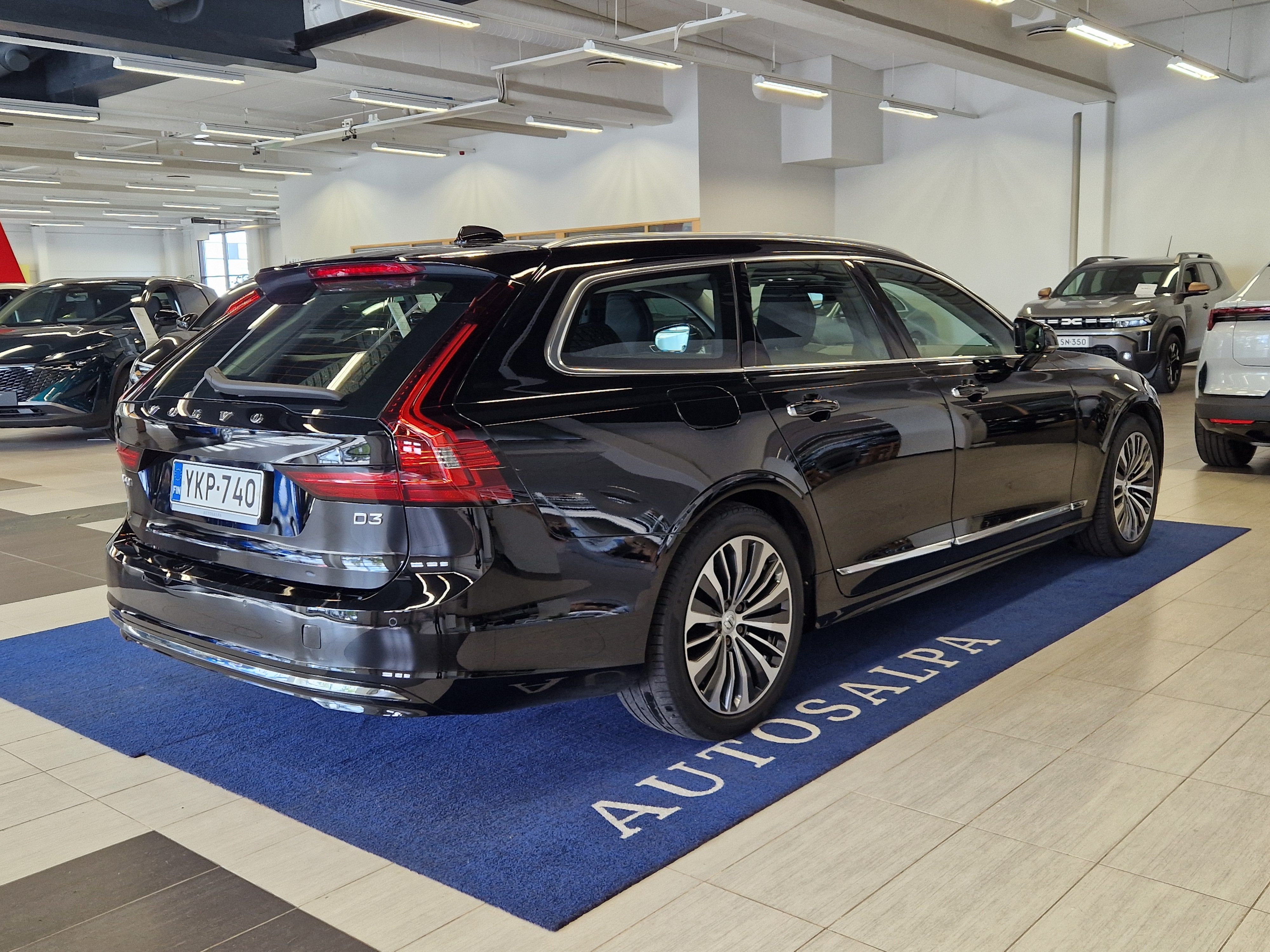 Volvo V90 2021, kuva 3/17
