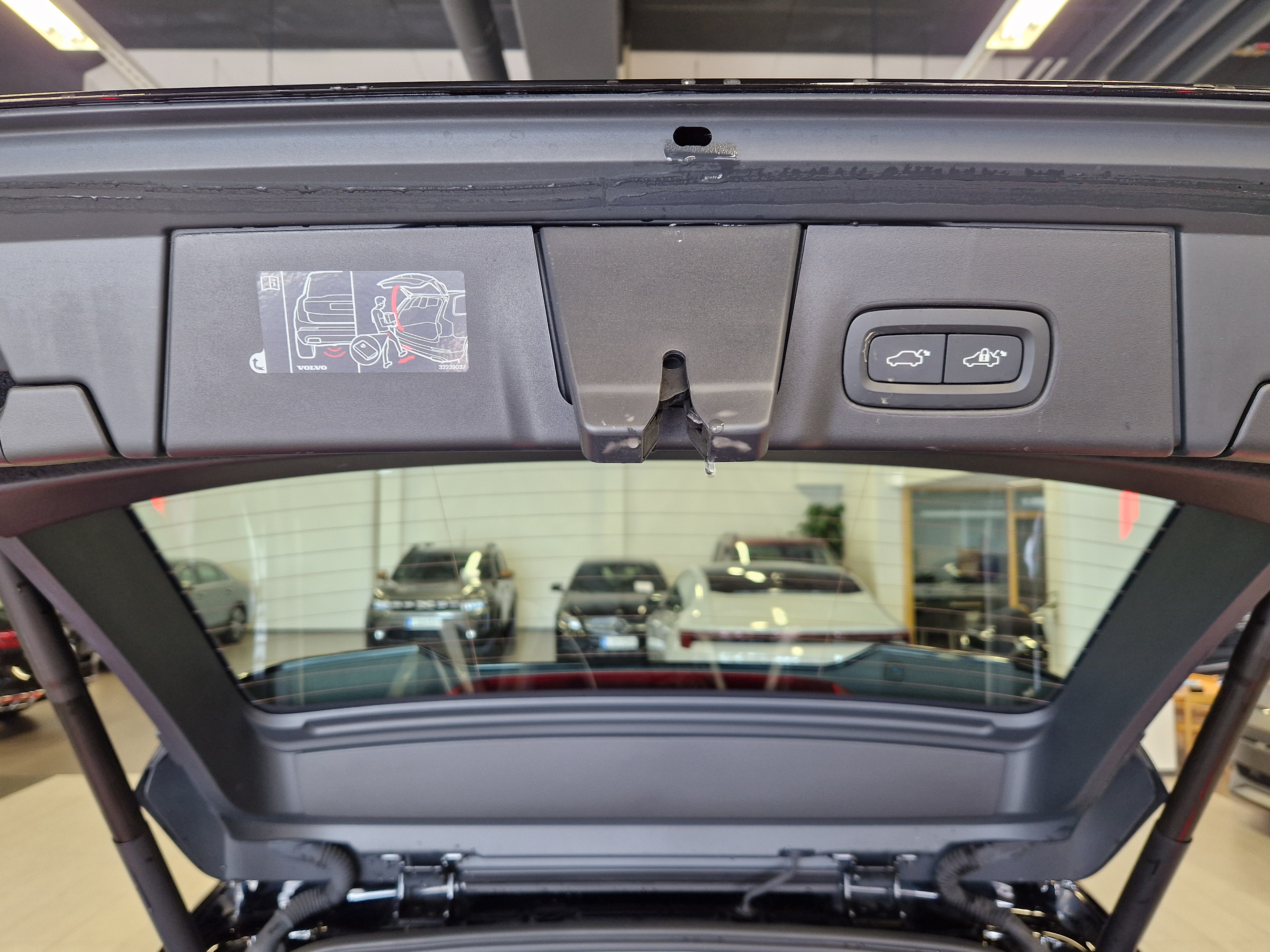 Volvo V90 2021, kuva 5/17