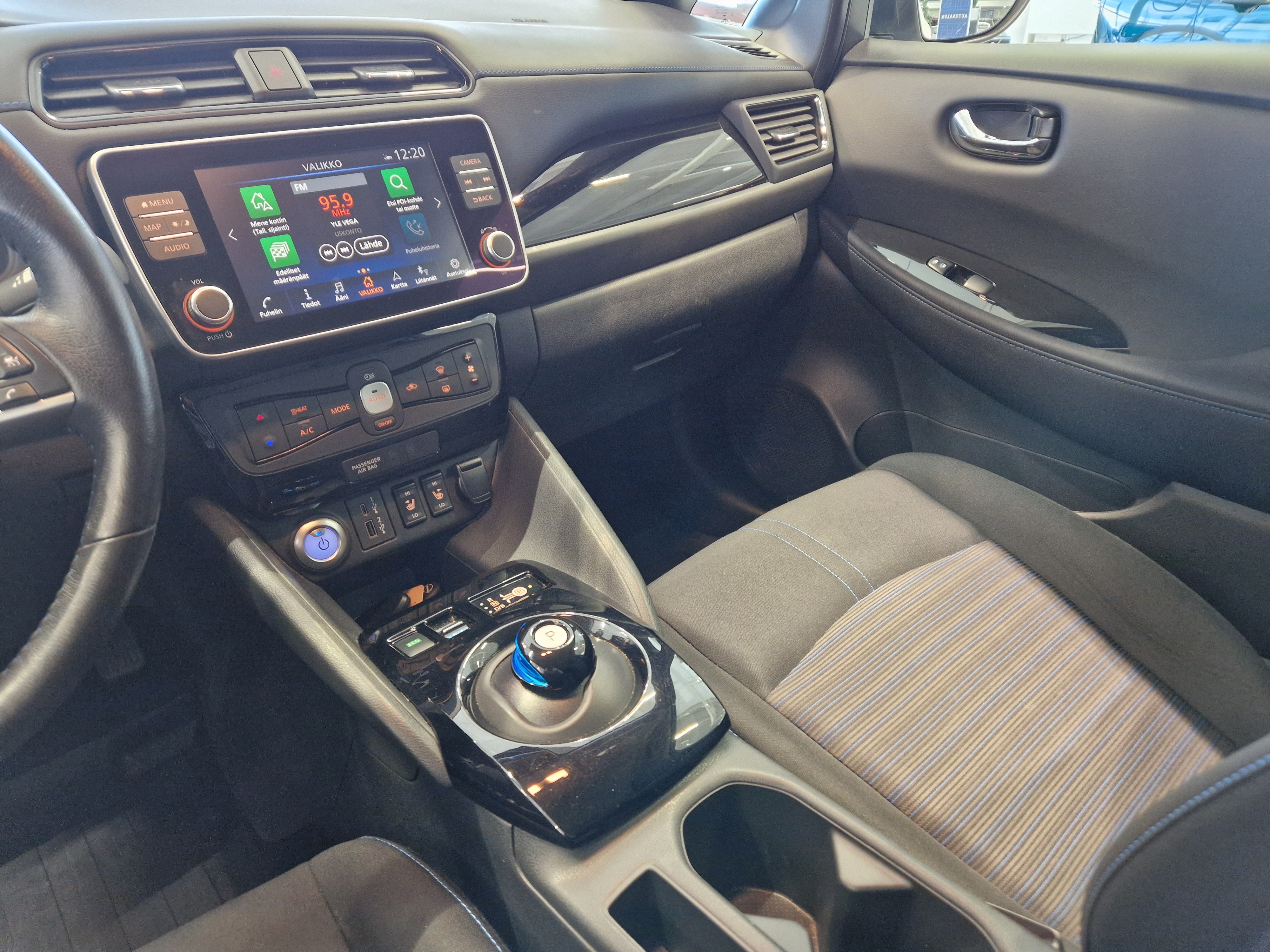 Nissan LEAF N-CONNECTA MY22 39 KWH LED FI