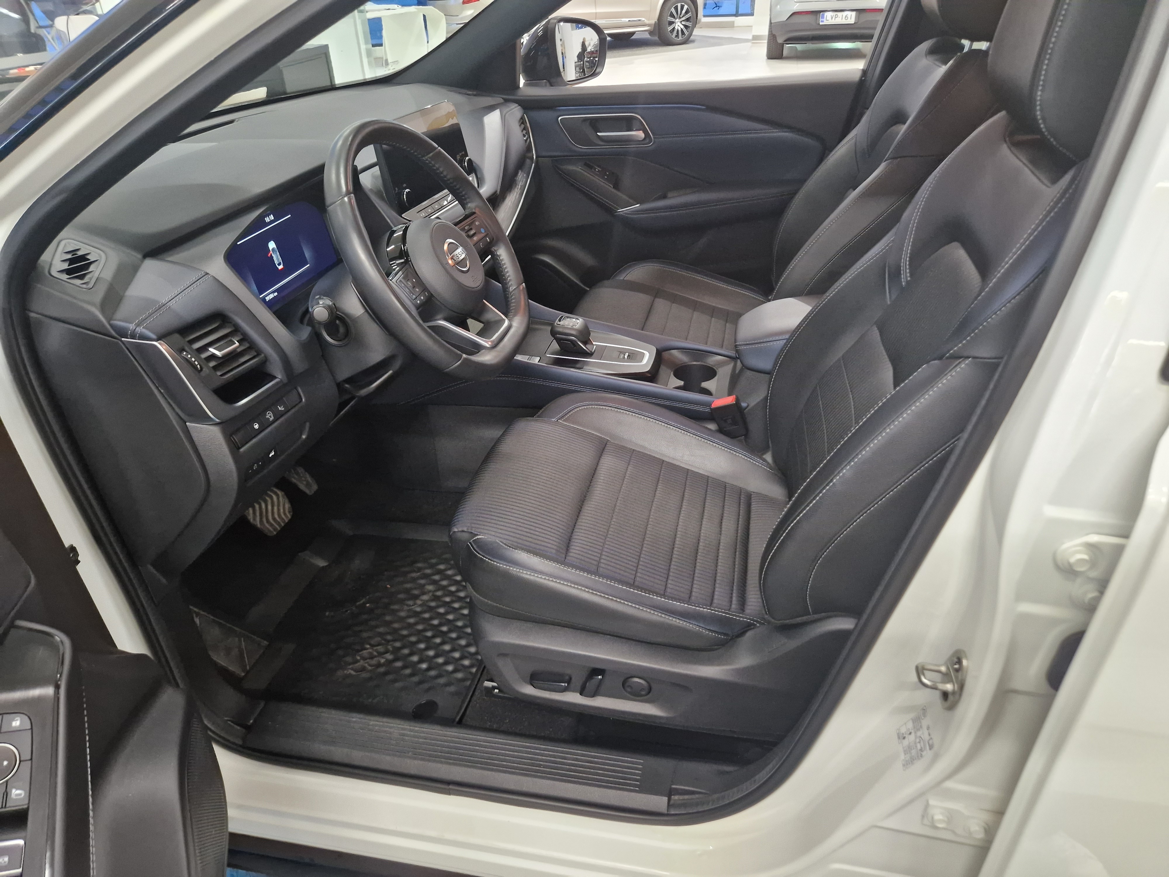 Nissan QASHQAI MHEV 158 XTRONIC 2WD TEKNA