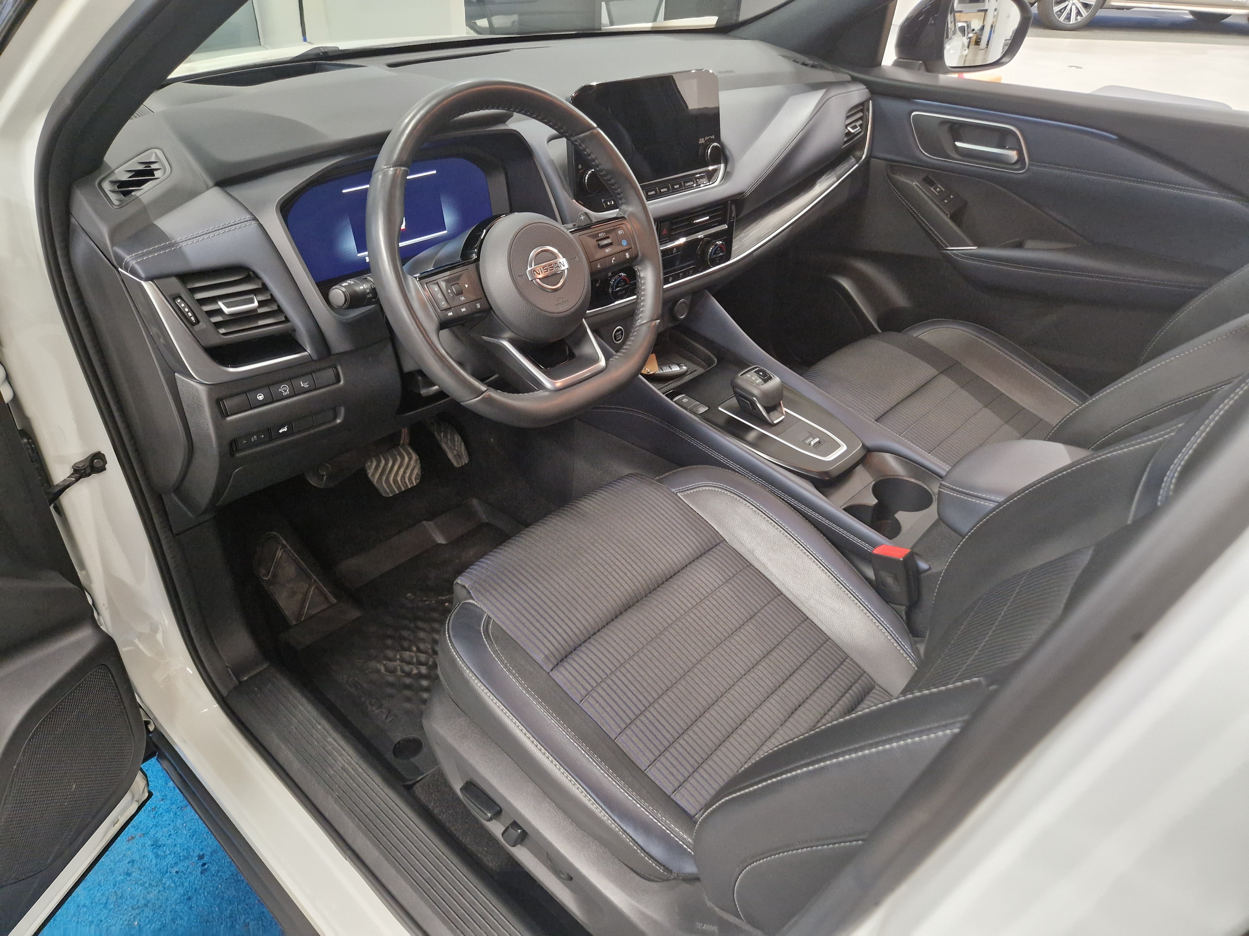 Nissan QASHQAI MHEV 158 XTRONIC 2WD TEKNA