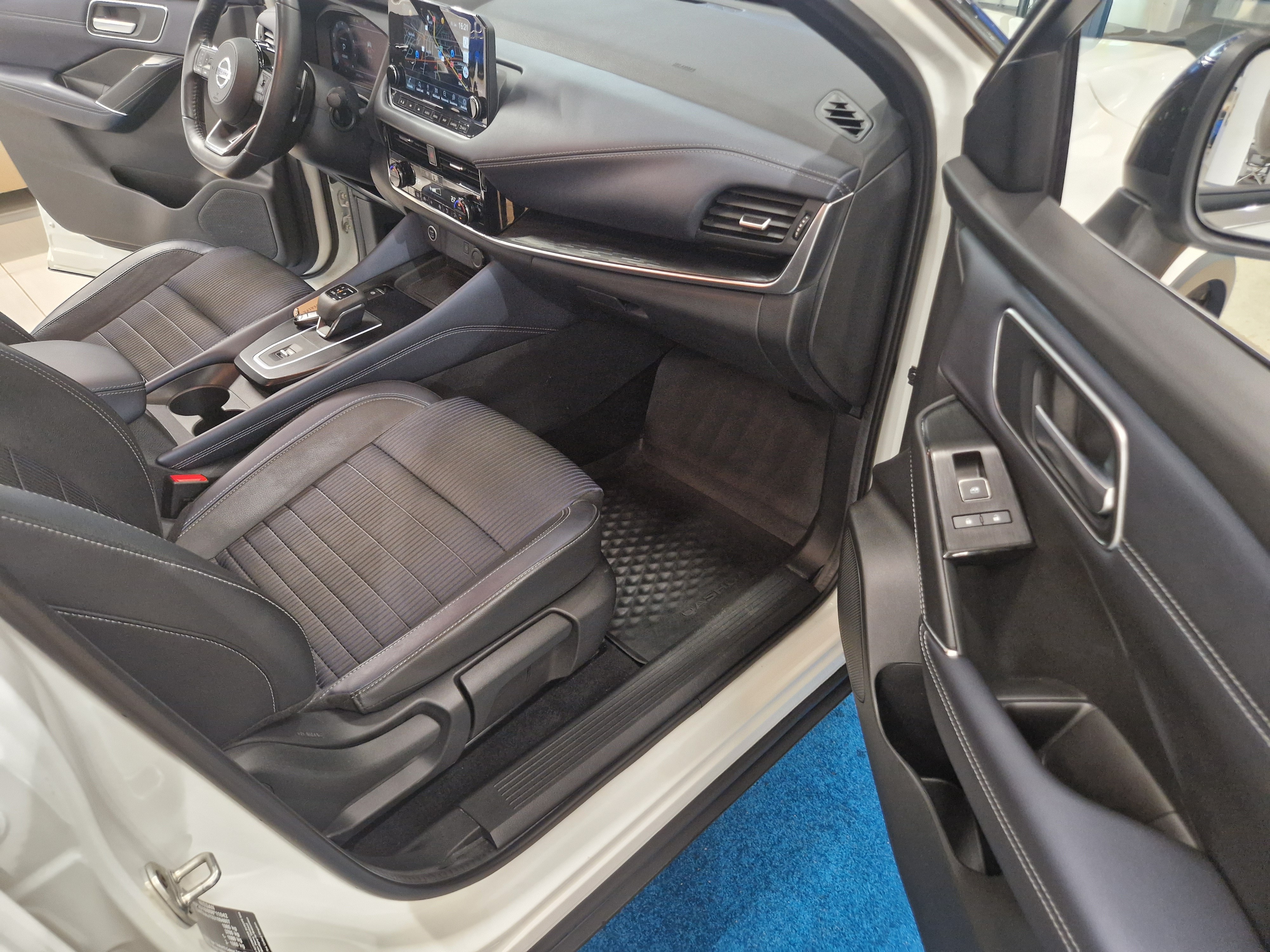 Nissan QASHQAI MHEV 158 XTRONIC 2WD TEKNA