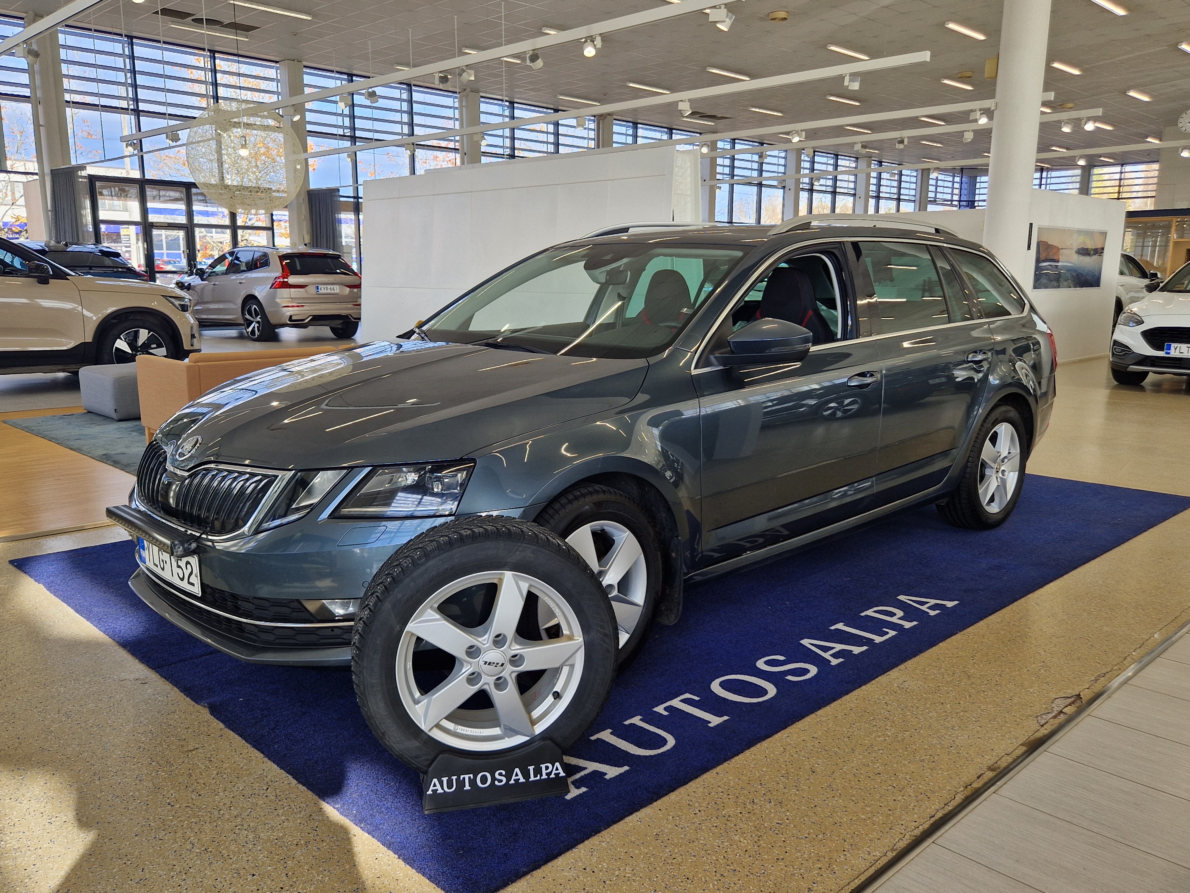 Skoda Octavia 2019, bild 2/19