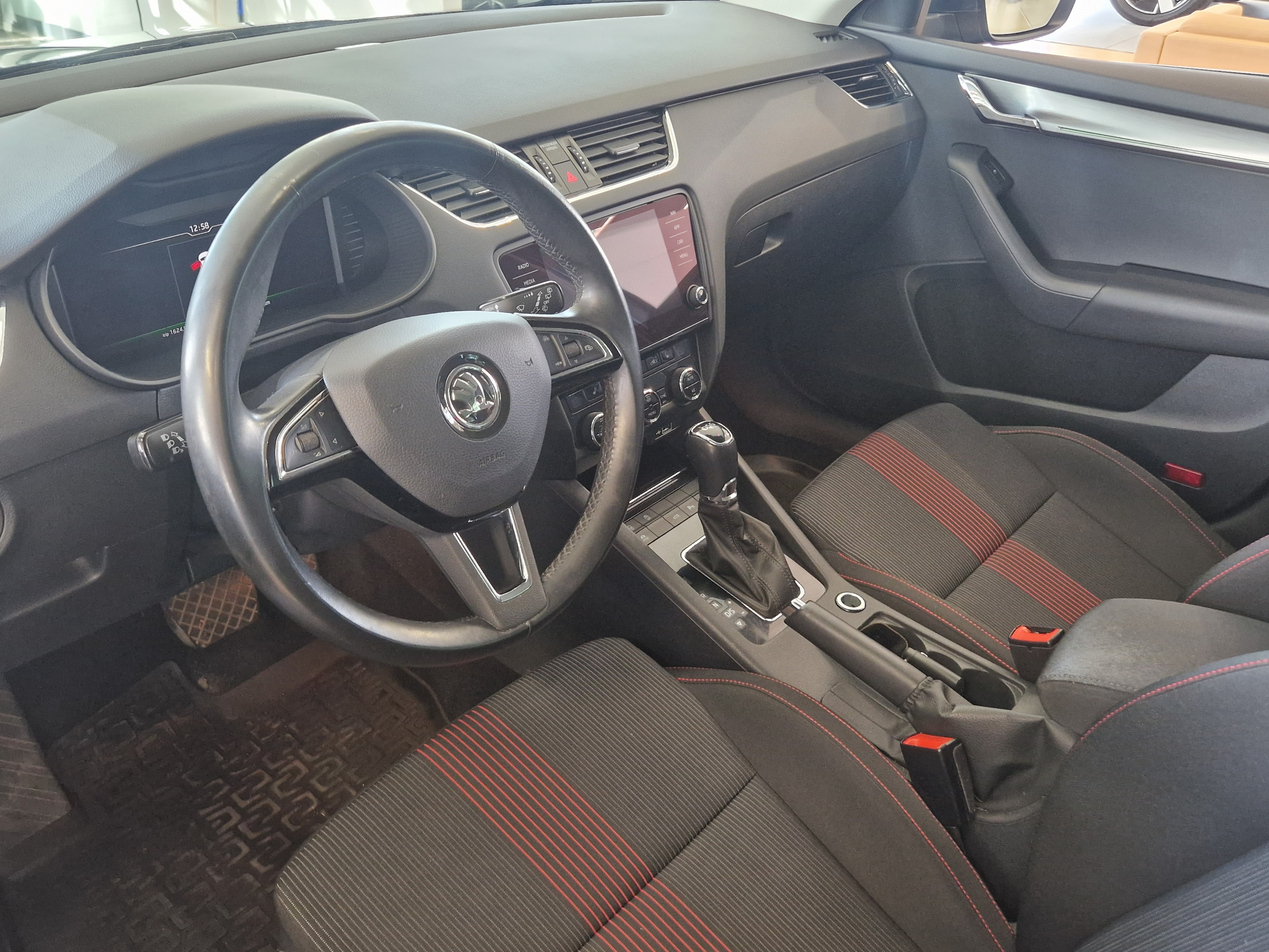Skoda Octavia 2019, bild 5/19